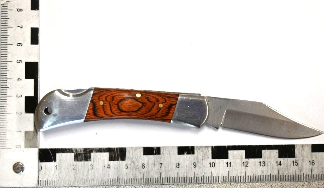 Mit diesem Messer soll der Russe die Angestellte bedroht haben.