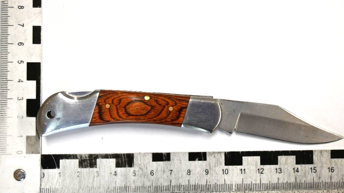 Heute.at - Mann (48) bedroht Bar-Angestellte in Wien mit Messer