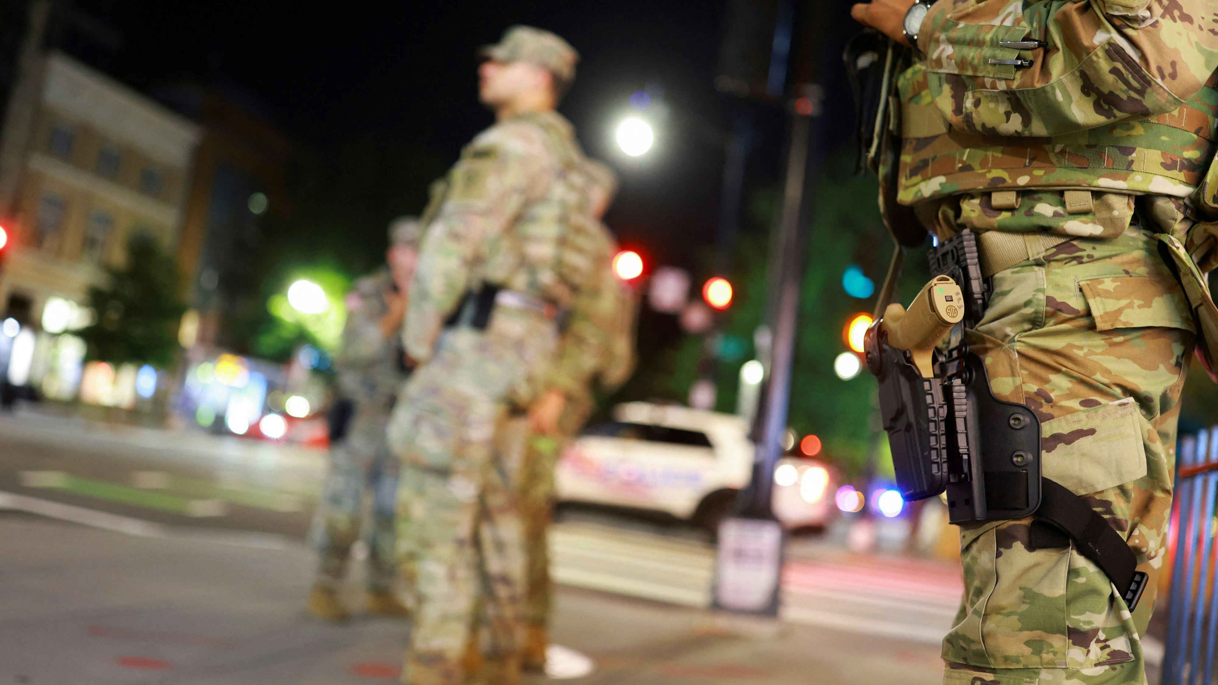 Heute.at - Security-Notstand! Trump bewaffnet Nationalgardisten