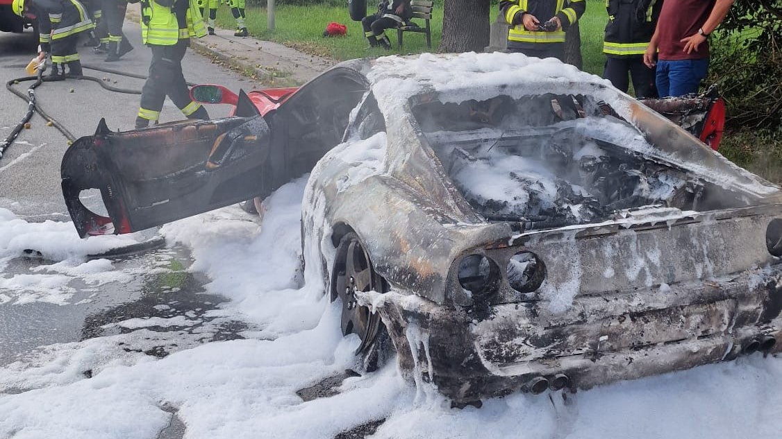 Die Feuerwehr konnte den Brand zwar eindämmen, der Schaden ist allerdings enorm.