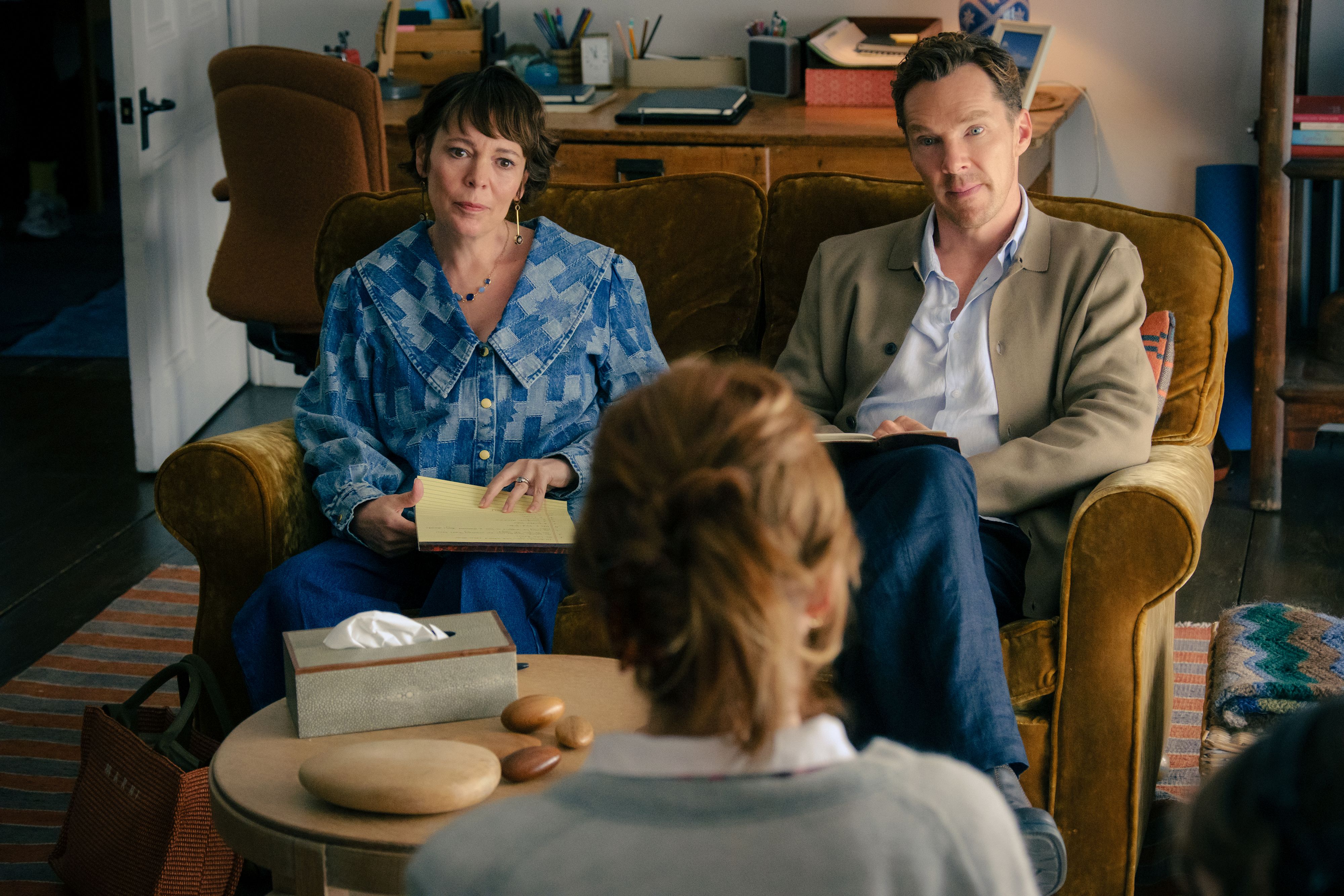 Olivia Colman (Ivy) und Benedict Cumberbatch (Theo) versuchen in 