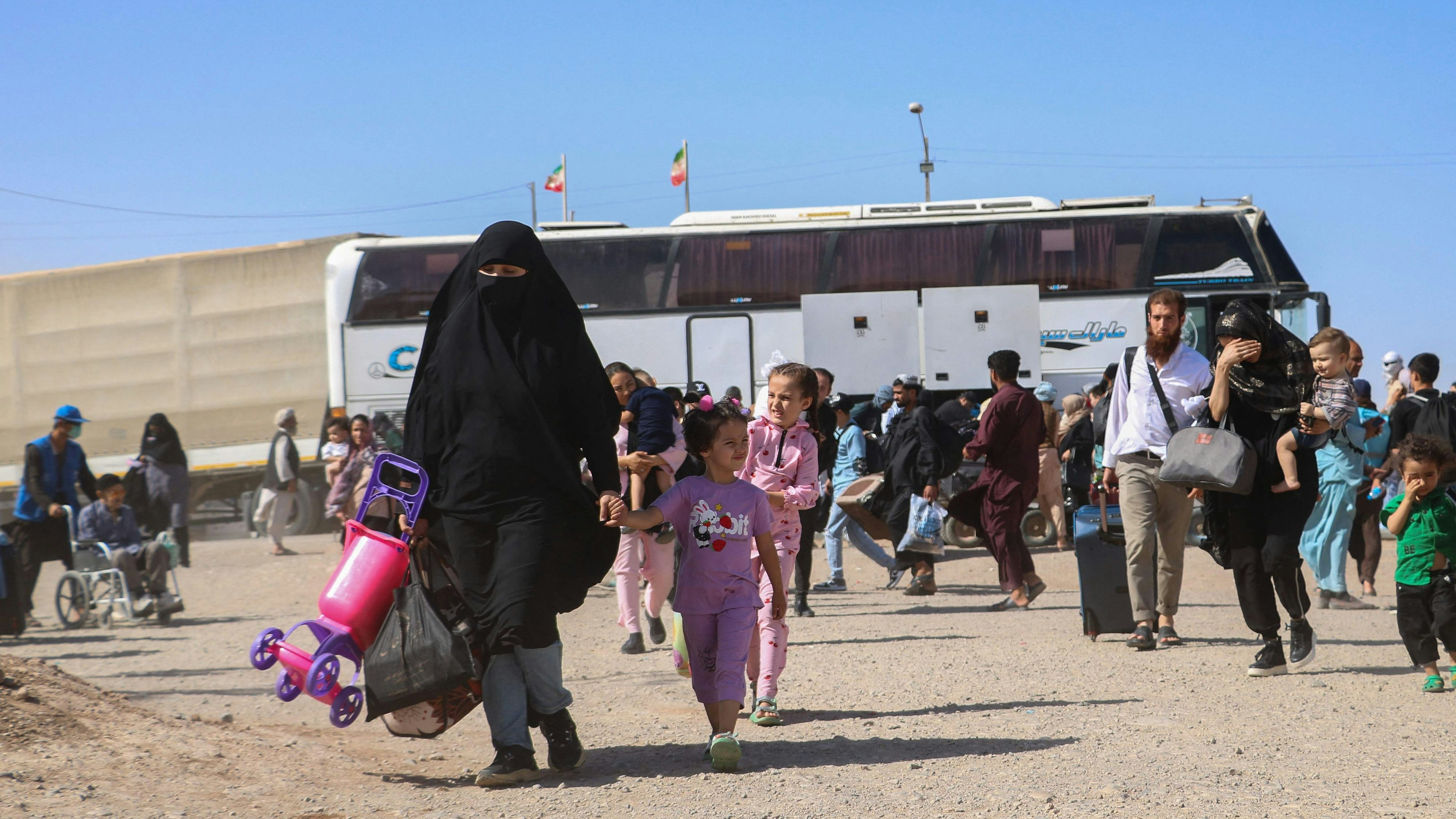 Aus Pakistan sollen mehrere afghanische Familien nach Deutschland reisen dürfen. (Symbolbild)