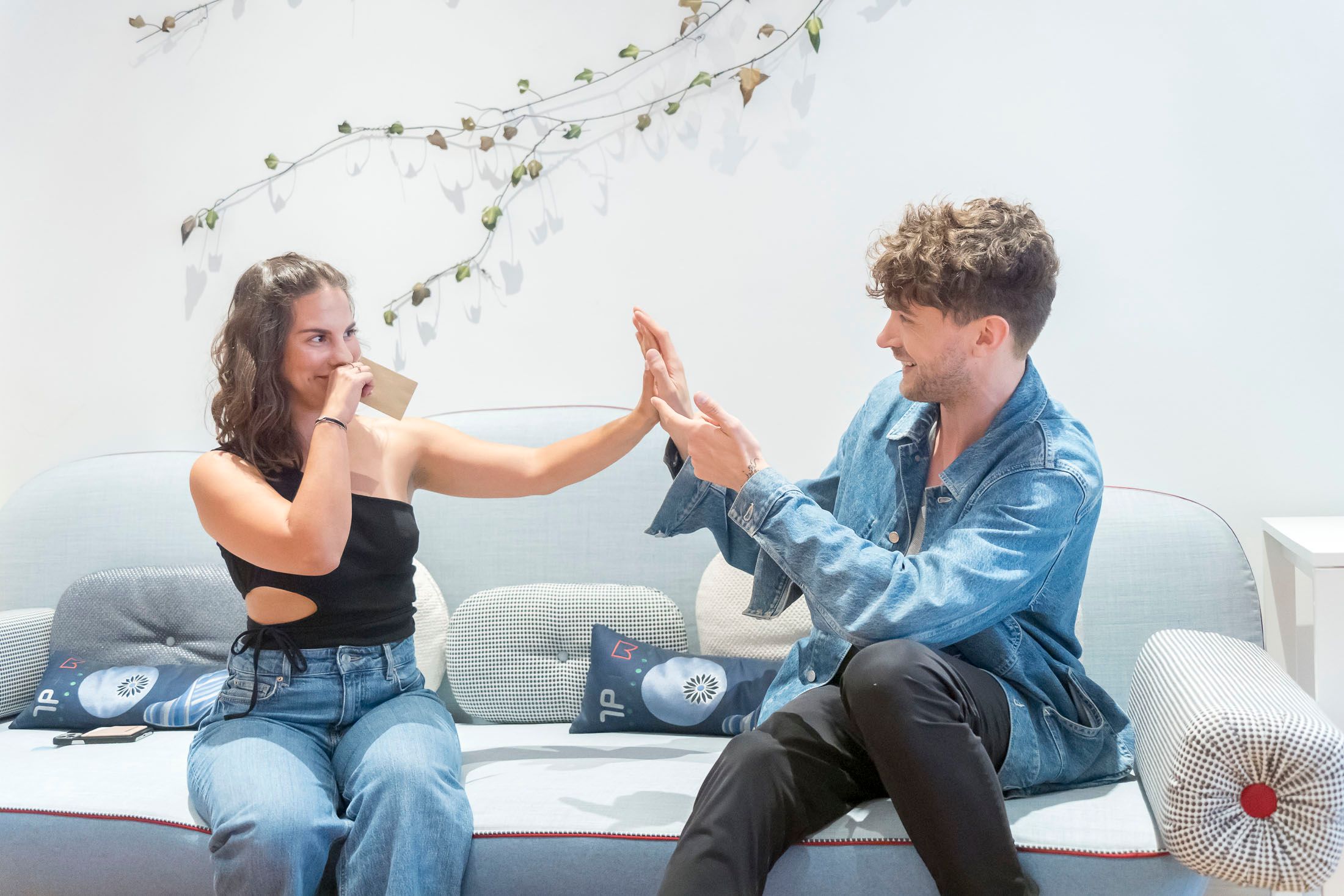 Redakteurin Victoria Zemanek mit Mentalist Timon Krause.