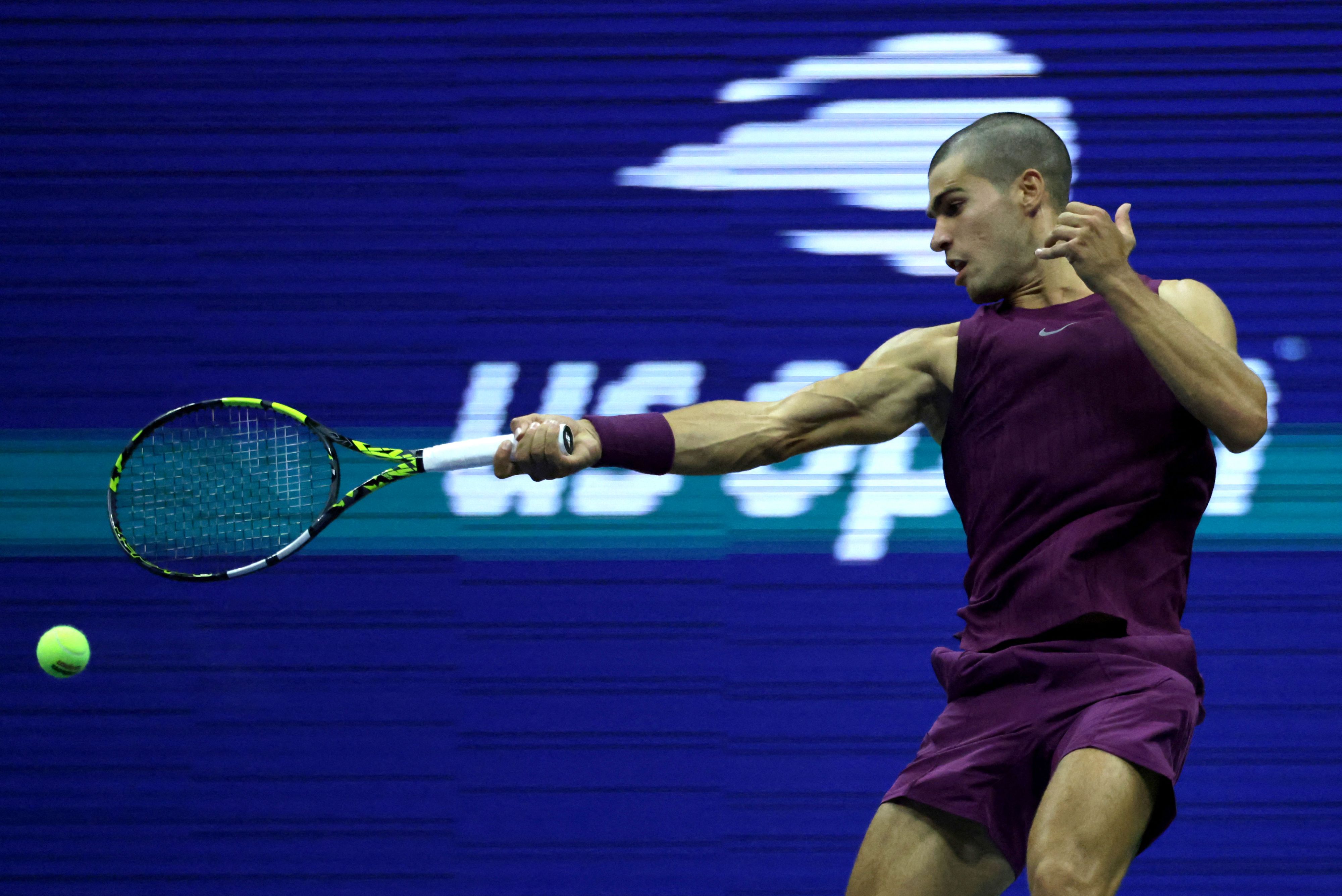 Carlos Alcaraz mit Glatze.