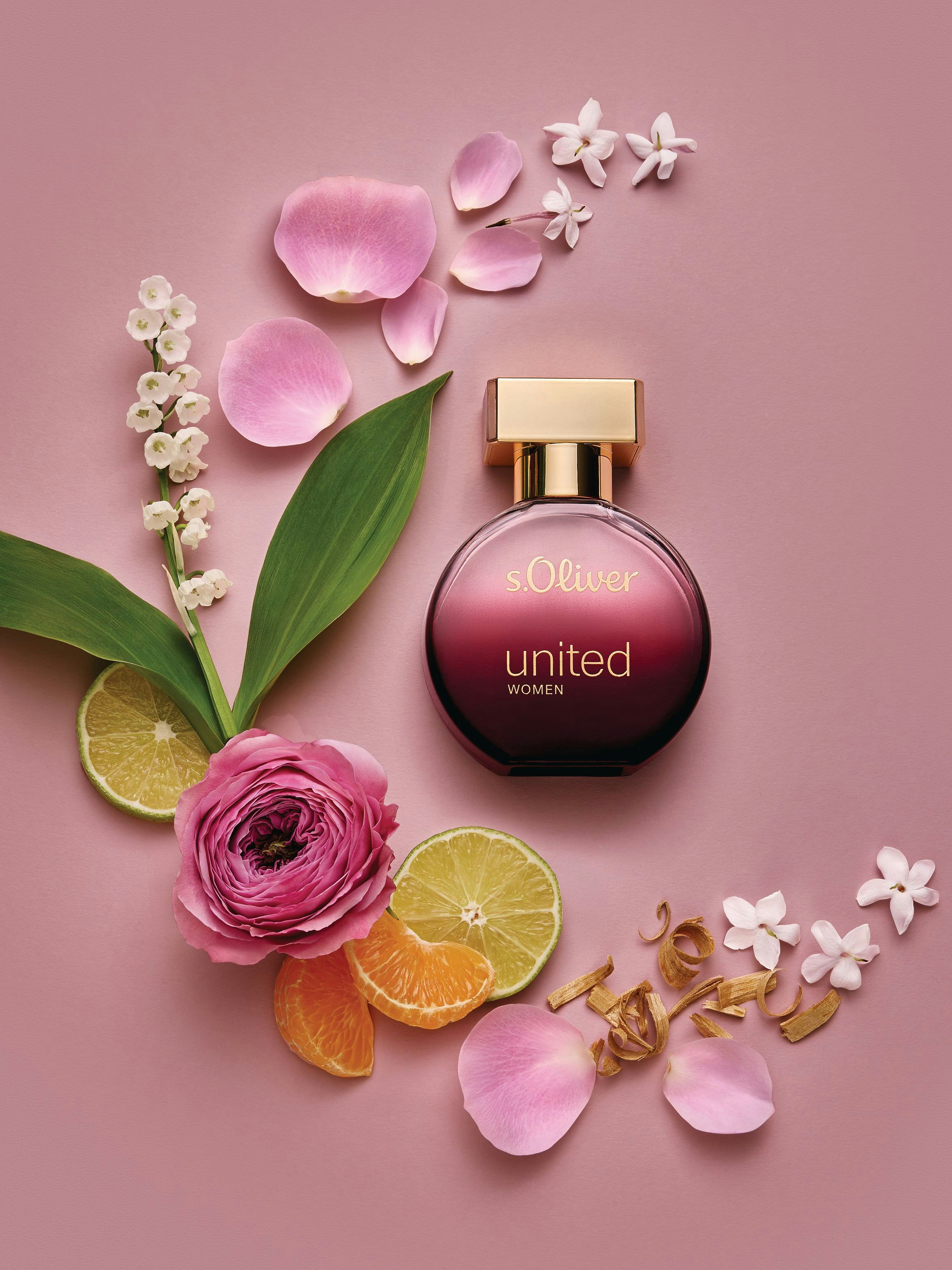 Beim Damenduft vereinen sich In der Herznote Rose, Jasmin und Maiglöckchen zu einem floralen Miteinander, das Wärme und Geborgenheit ausstrahlt.