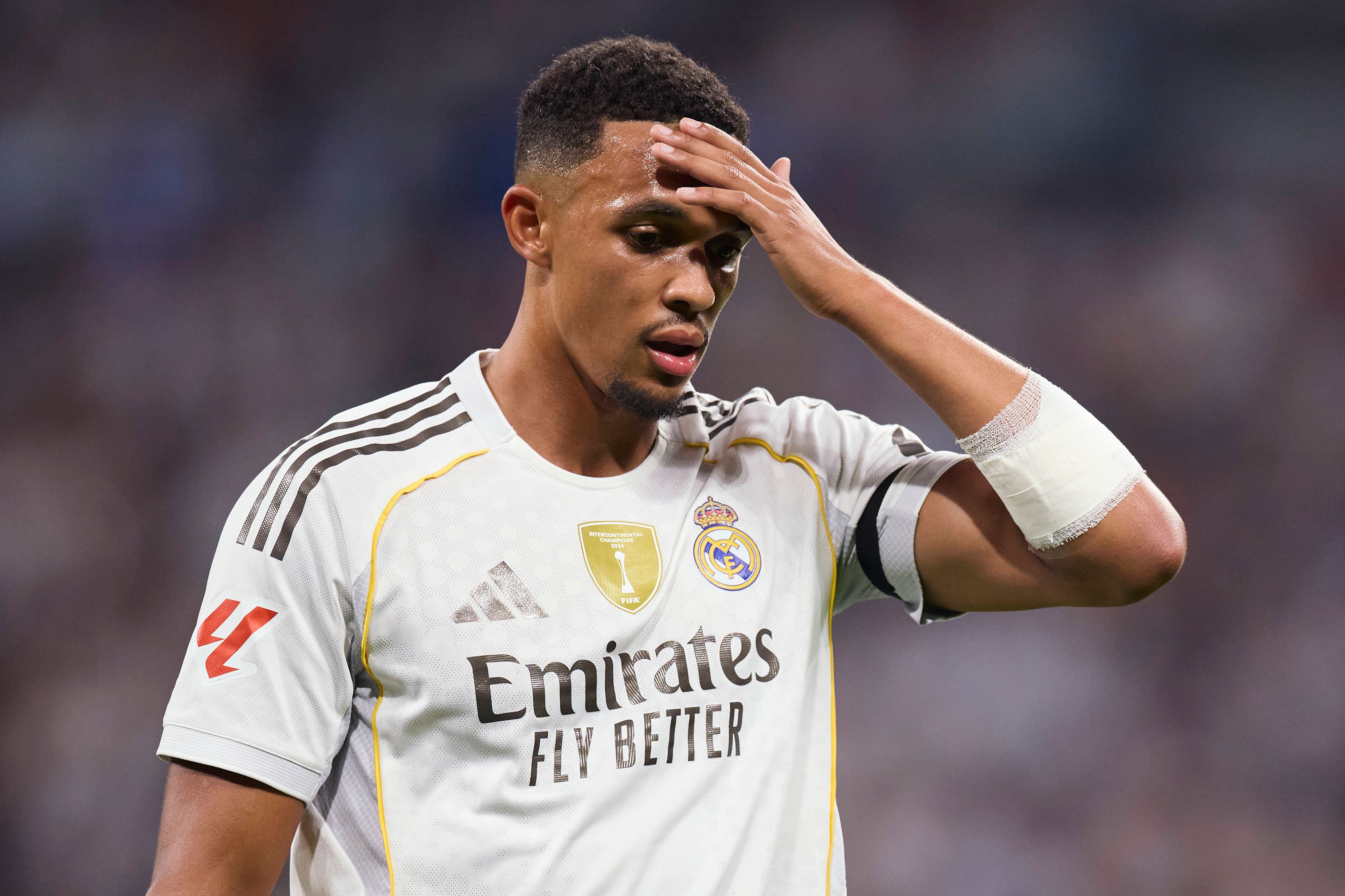 Trent Alexander-Arnold schmorte gegen Real Oviedo auf der Bank. 