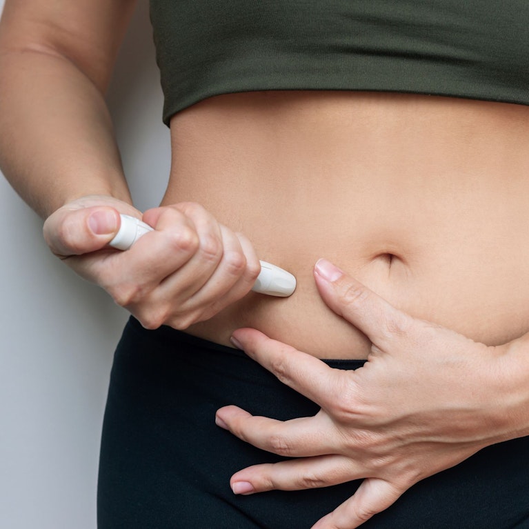 Novo Nordisk erfand die Abnehm-Spritzen Ozempic und Wegovy. Vor einem Jahr war der Pharma-Riese das wertvollste Unternehmen Europas, heute gilt er als Sorgenkind. Wie es dazu kam, was Donald Trump damit zu tun hat, wer wieder für fette Gewinne sorgen soll.