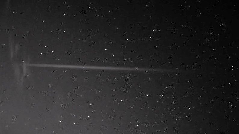 Mysteriöser Strich am Nachthimmel – er kommt aus China