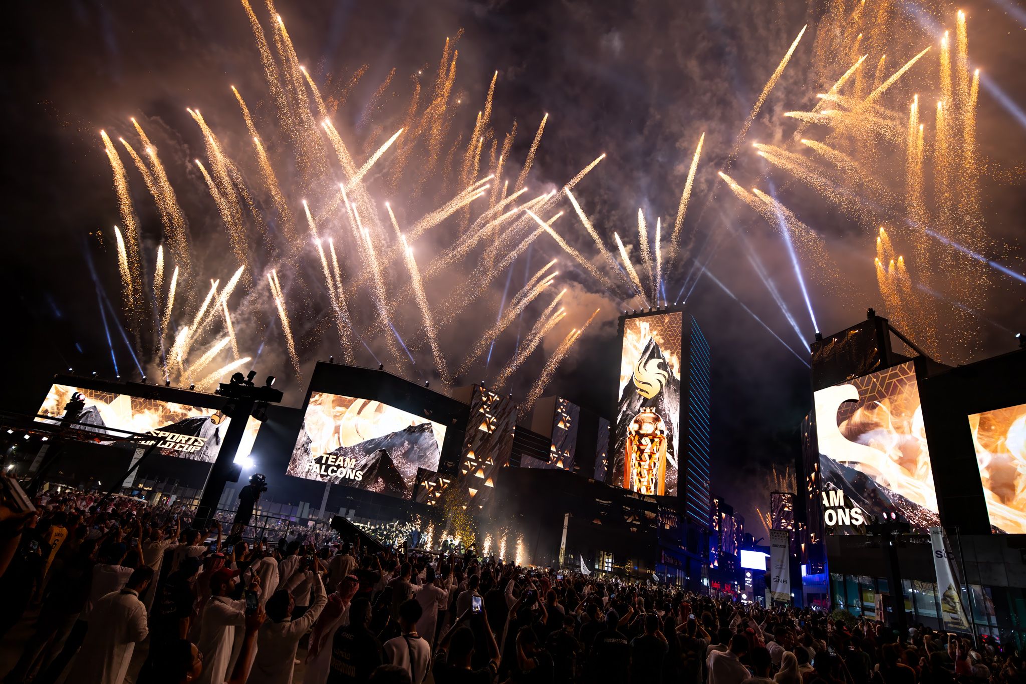 Team Falcons siegte beim Esports World Cup 2025, jetzt kündigt sich die 2026er-Ausgabe an.