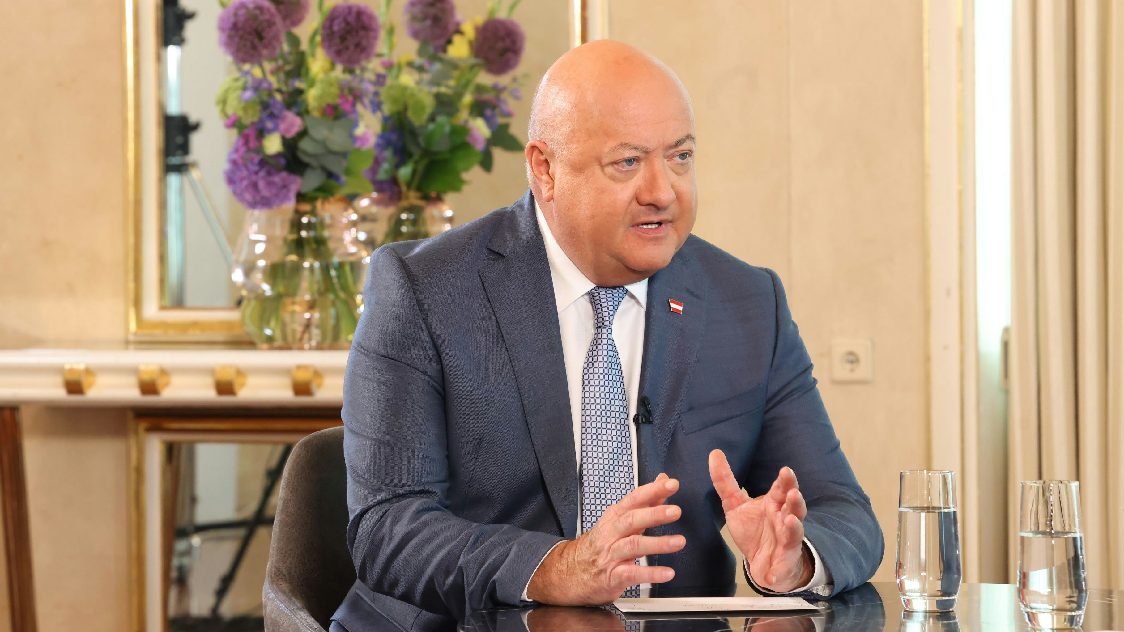 Bundeskanzler Christian Stocker (65, VP)