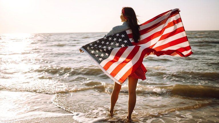 Ein verhaltensauffälliger Präsident, brutale Abschiebungen, Urlauber, die nicht ins Land gelassen werden: Die USA geben derzeit ein wenig einladendes Bild ab. Hat das Auswirkungen auf die Tourismuszahlen? Ja und nein, fand der Economist heraus.