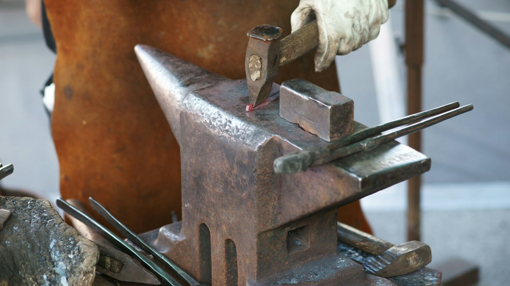 Heute.at - Mann will Amazon mit ständigen Amboss-Retouren stürzen