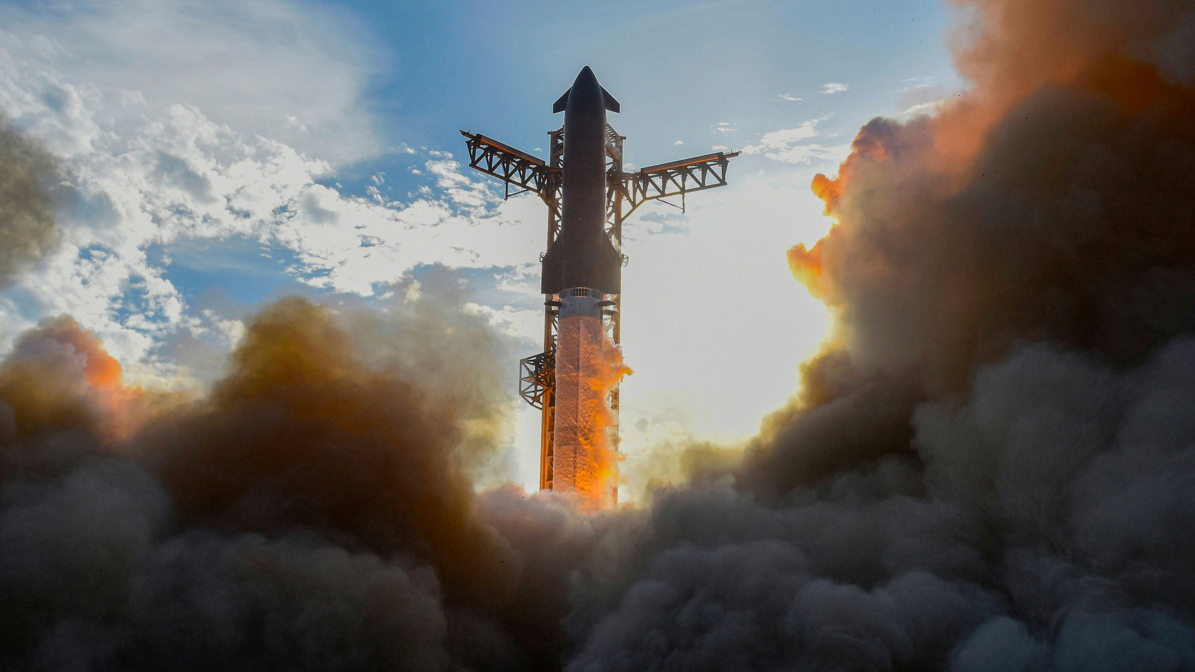 Heute.at - Starship übersteht ganzen Testflug – und explodiert