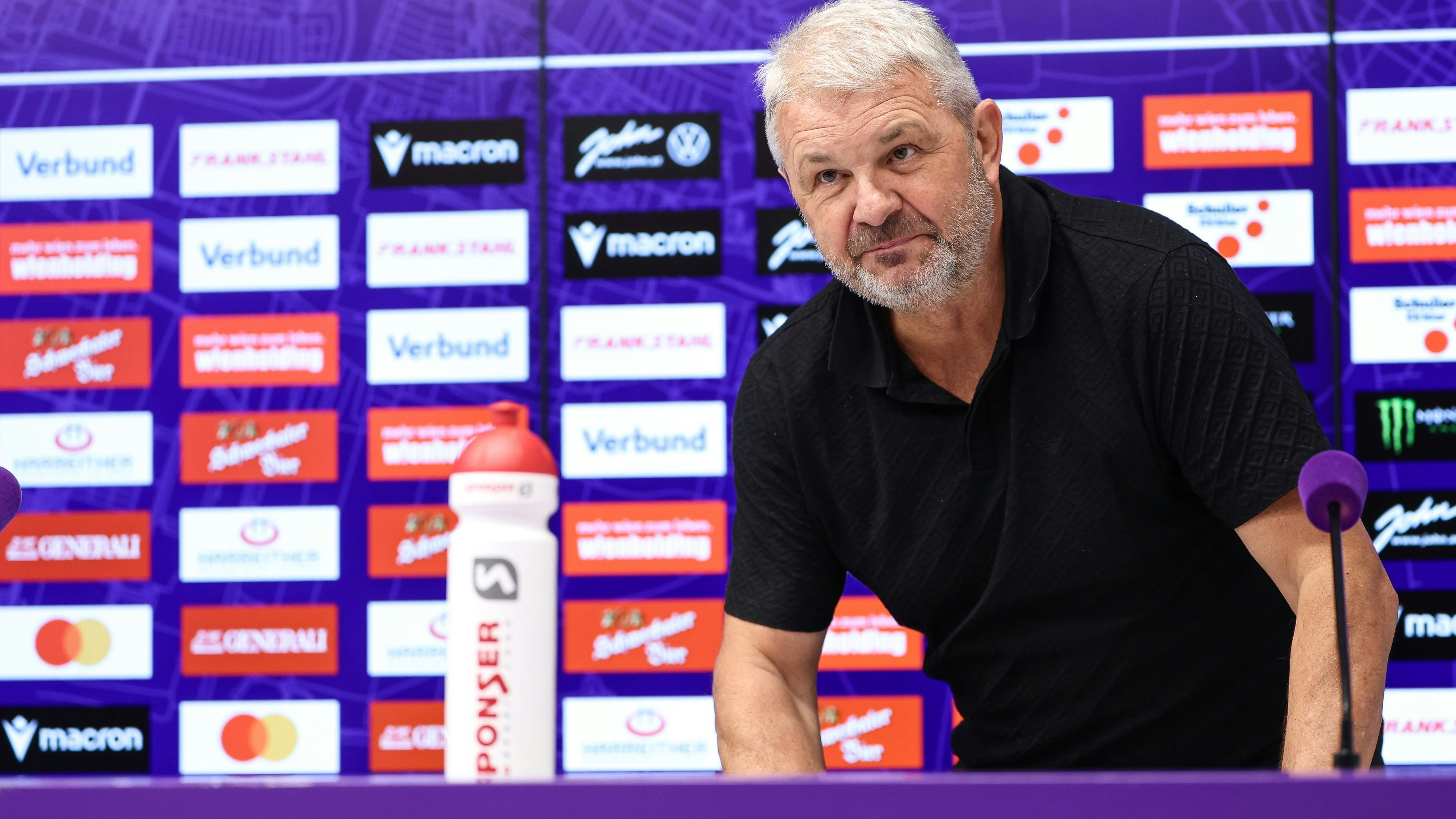 Heute.at - Chaos pur! Jürgen Werner schmeißt bei Austria hin