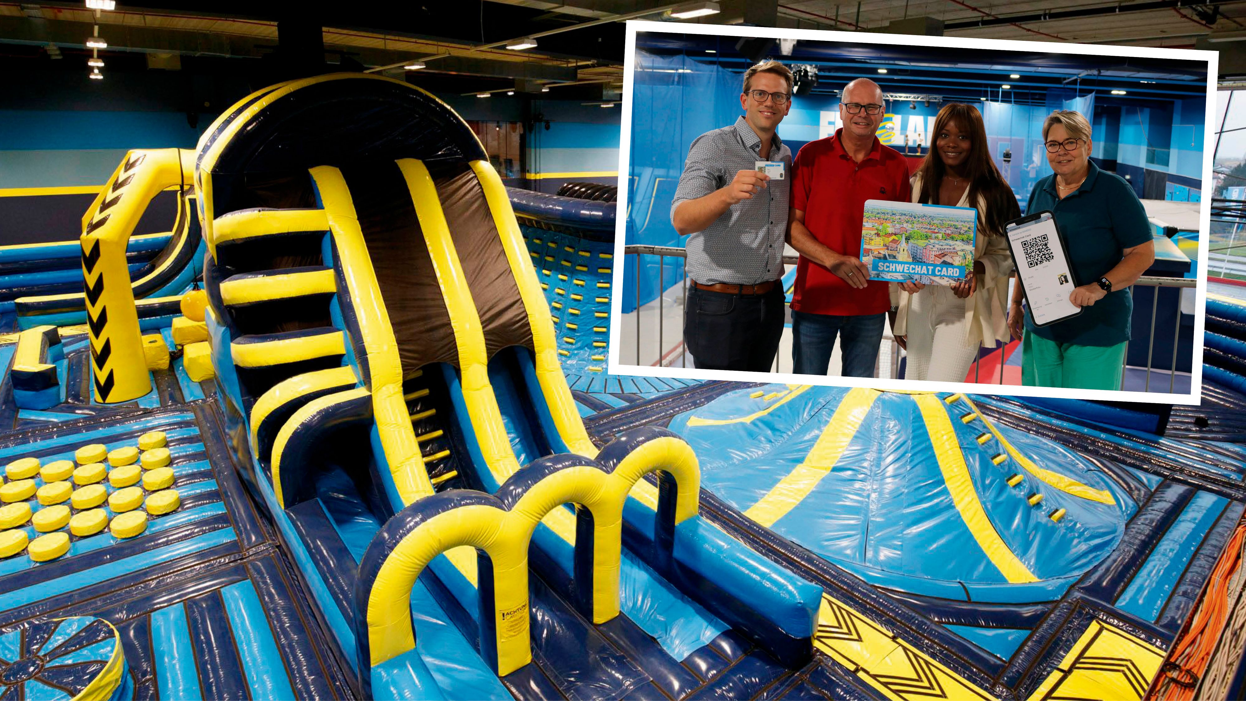 Schwechat Card-Besitzer können sich über Rabatt und Gewinnspiel freuen. v.l.n.r.: Stadtrat Marco Luksch, MSc, Vizebürgermeister Christian Habisohn, Rezeptionsleiterin des Flip Labs Irene Binyanga und Bürgermeisterin Karin Baier