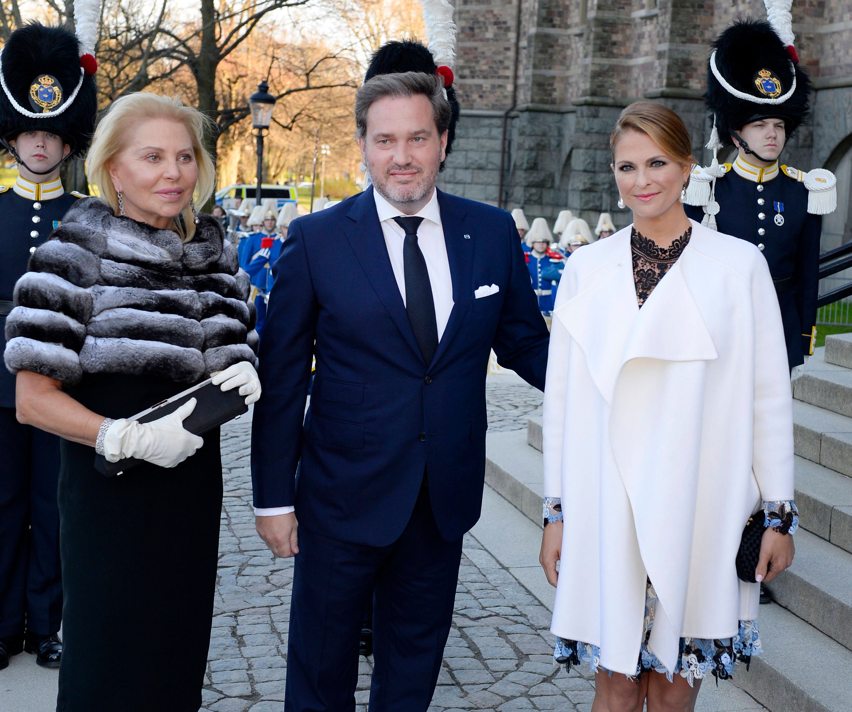 Eva Maria O'Neill (l.) mit Sohn Chris O'Neill und ihrer Schwiegertochter Prinzessin Madeleine.