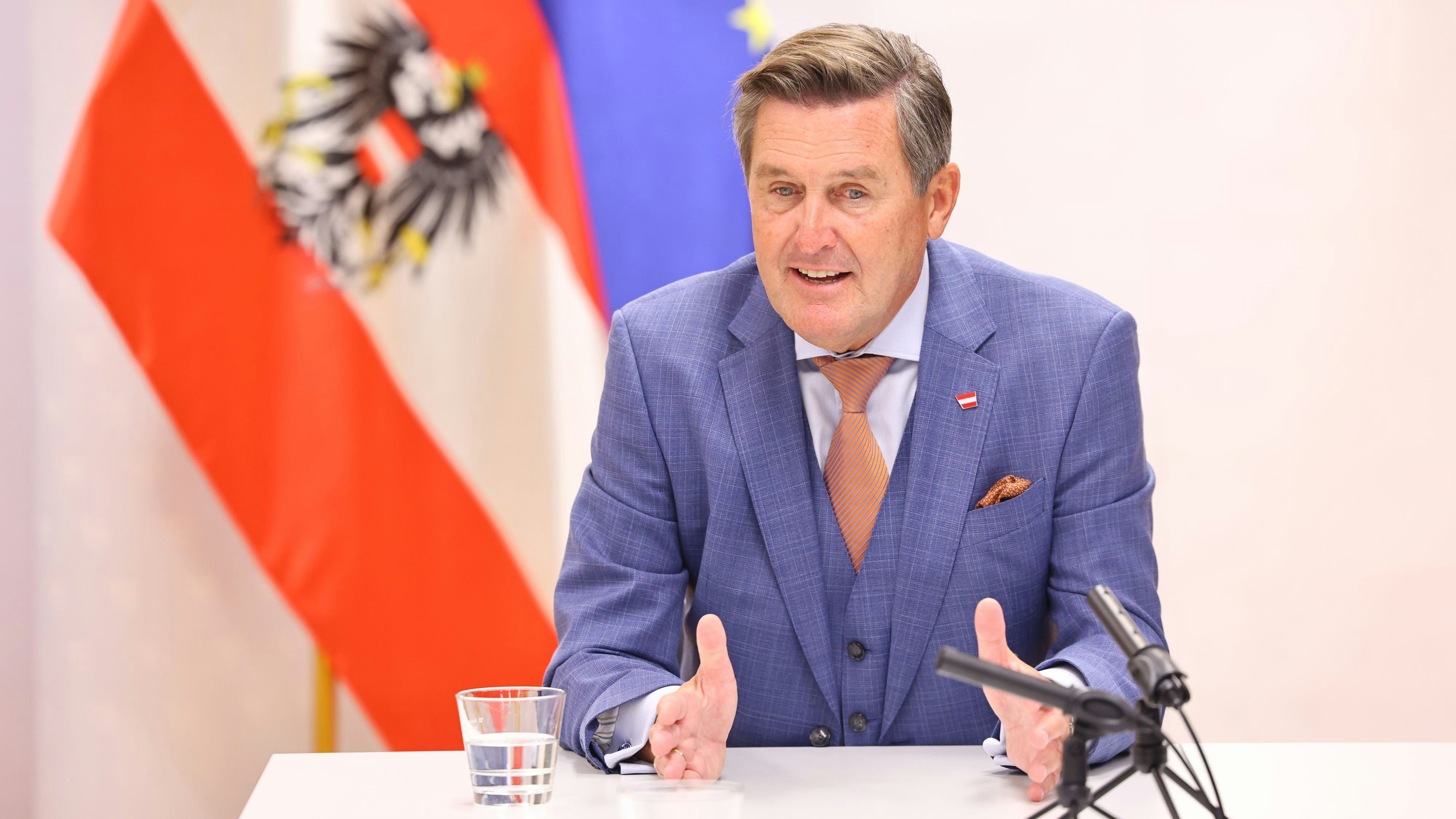 Minister Peter Hanke (SPÖ): "Jedes Ressort muss Mehreinnahmen oder Einsparungen liefern."