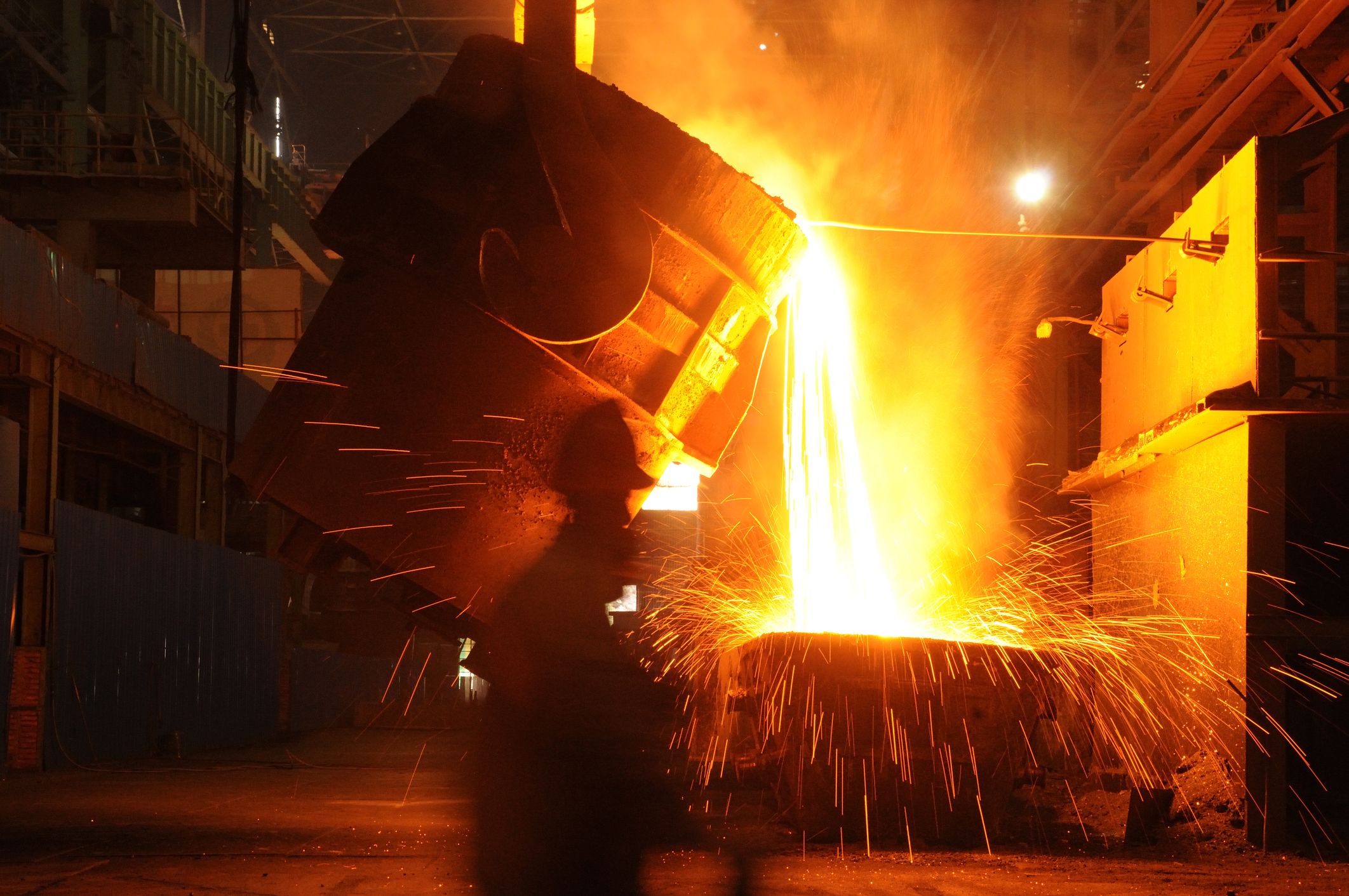 Die angespannte Wirtschaftslage hinterlässt auch in der Stahlbranche ihre Spuren. (Symbolbild)