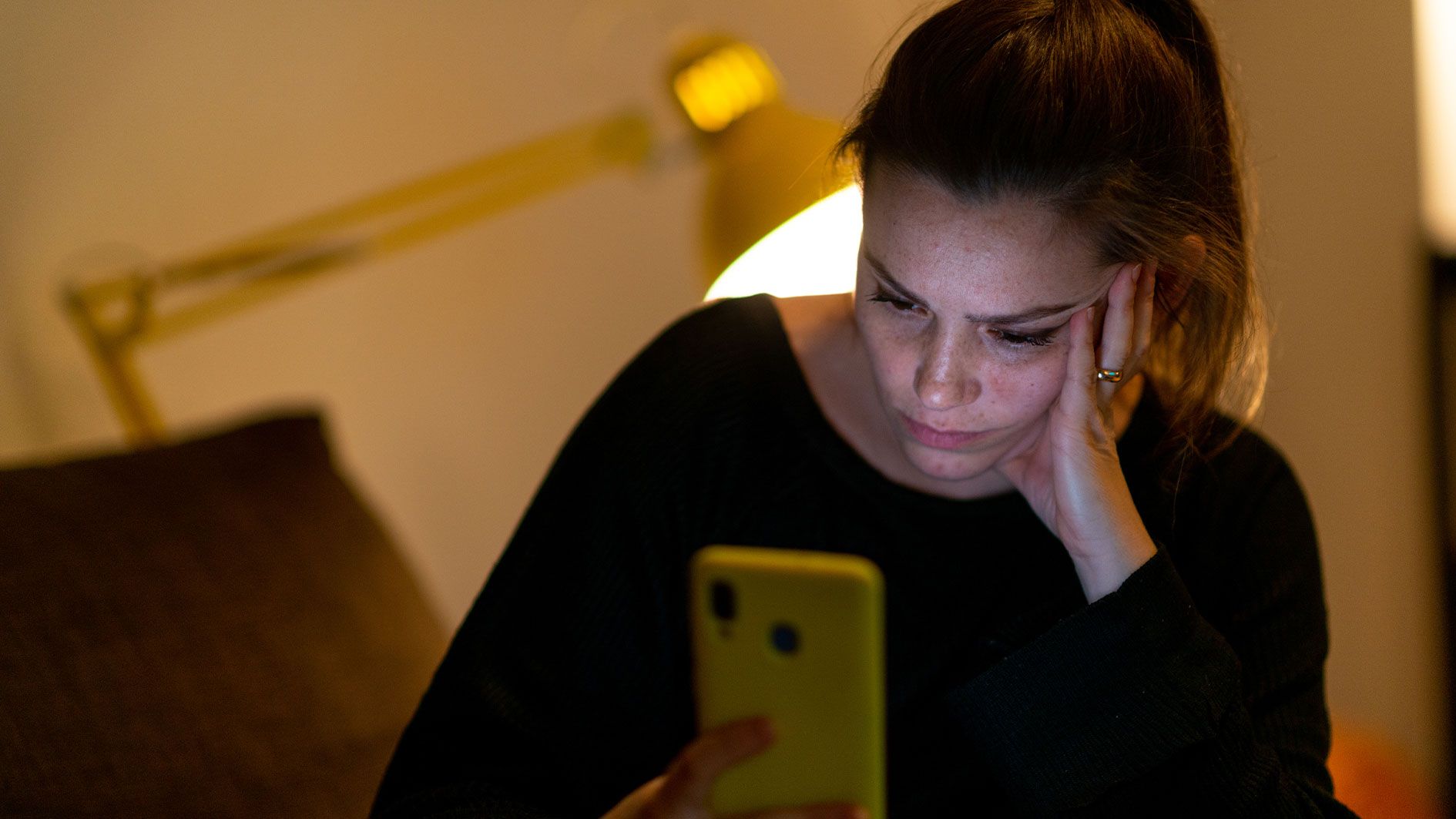 Während Eltern ihre Kinder mit diversen Apps tracken, schauen sich Paare diese Gewohnheit auch nun ab.