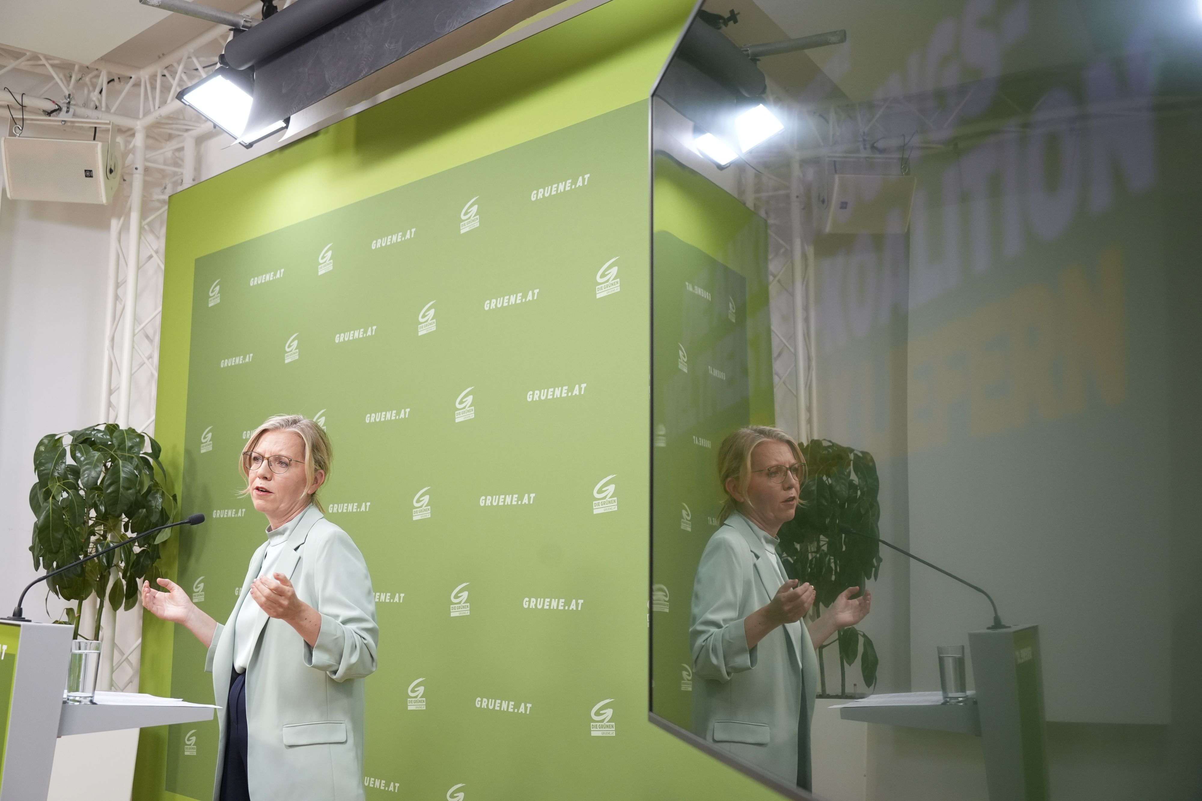 Leonore Gewessler verleiht der Regierung den Titel 