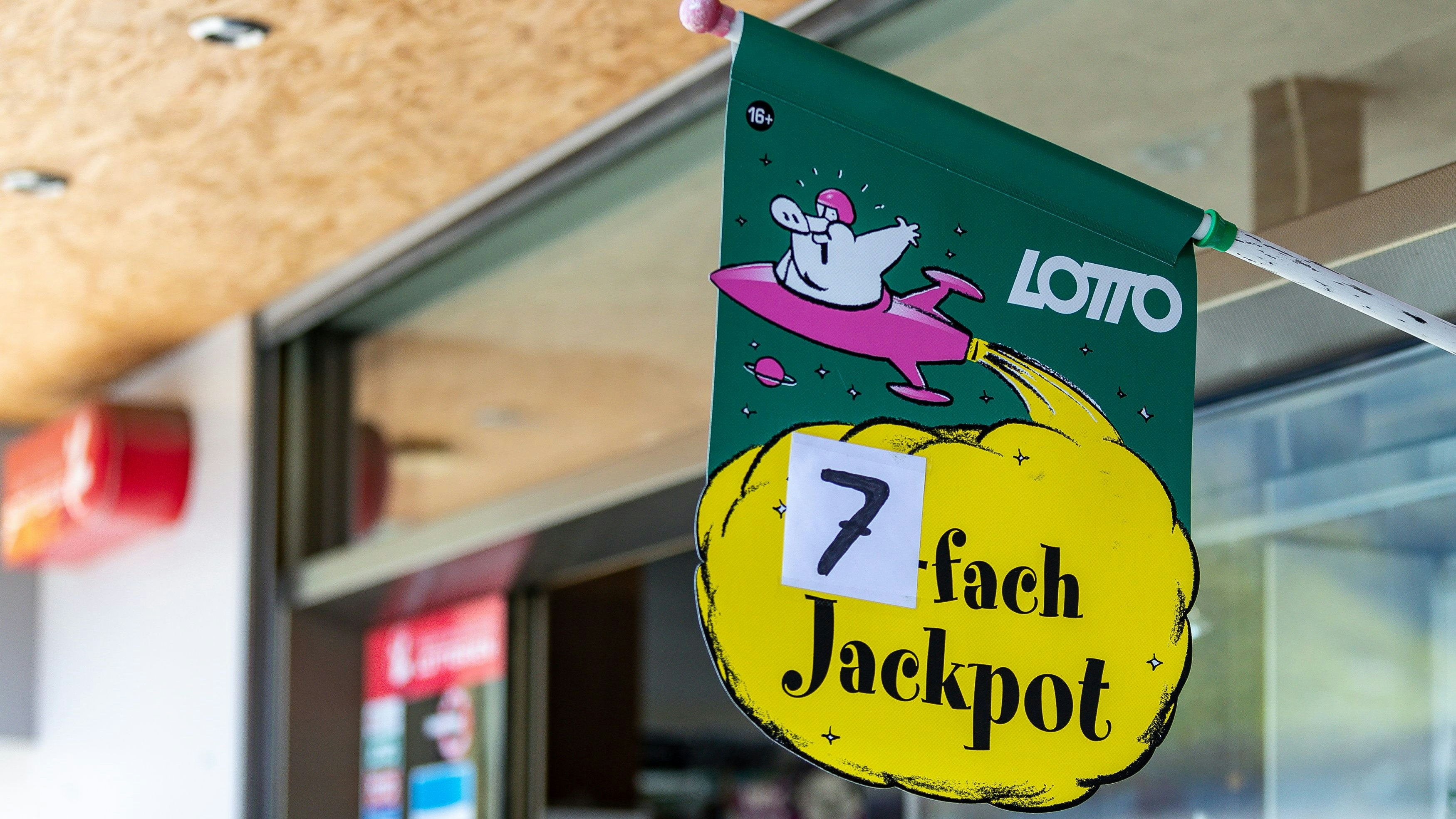 Heute.at - OÖ-Millionär schweigt – so lange warten Lotto-Gewinner