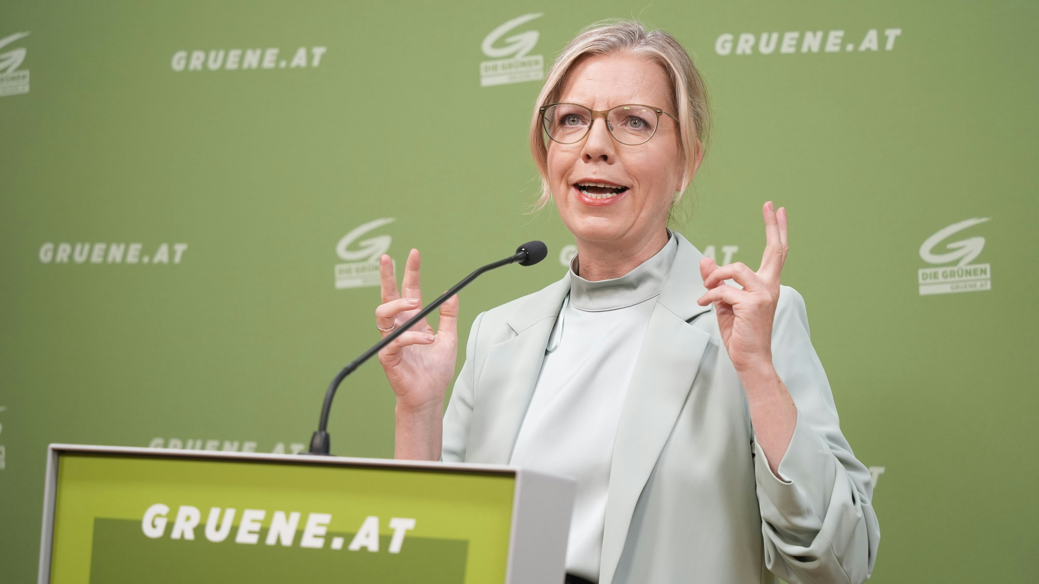 Heute.at - Regierung am Holzweg – Gewessler rechnet gnadenlos ab