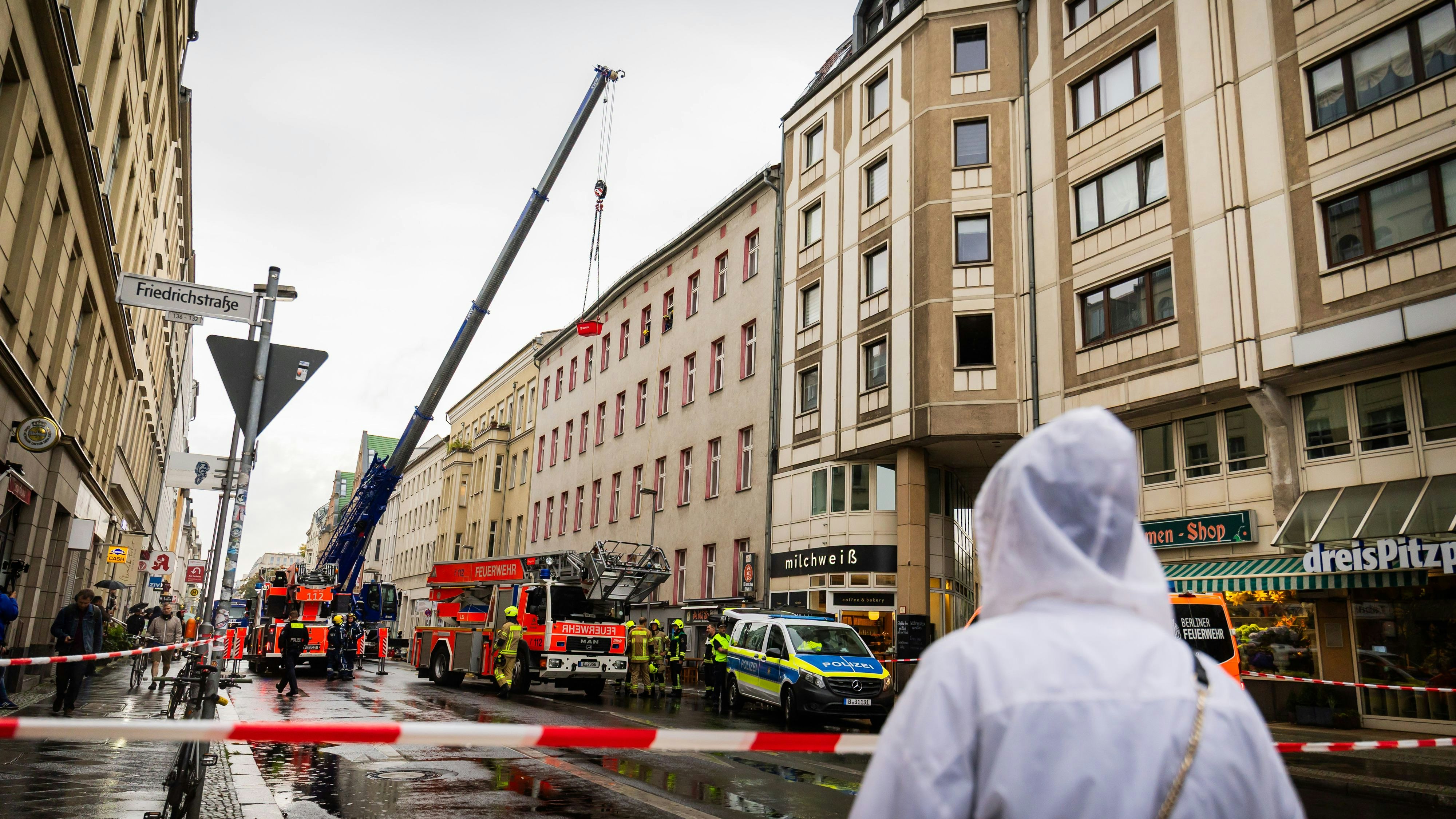 Heute.at - Dach einsturzgefährdet: Haus in Berlin-Mitte evakuiert
