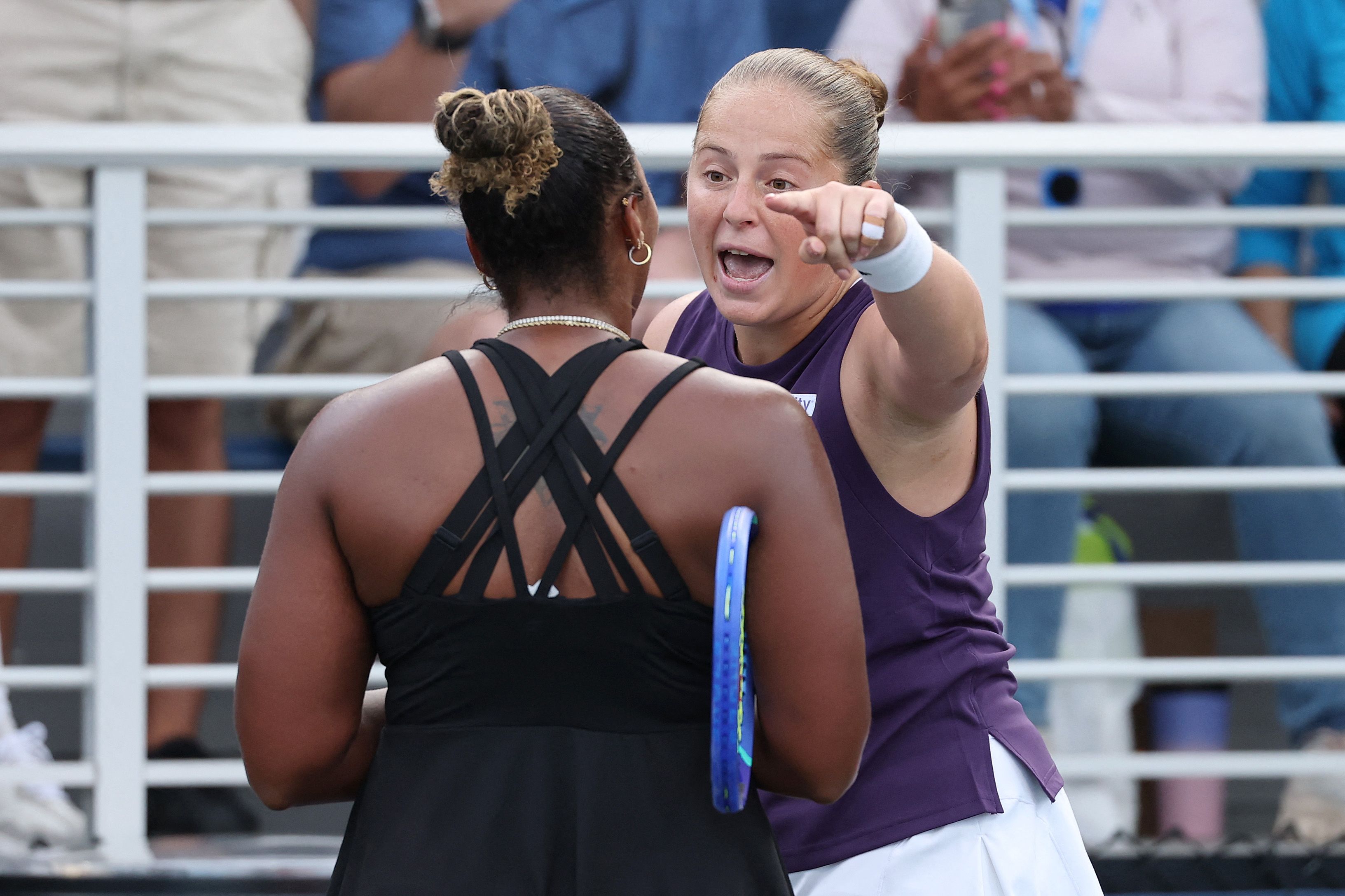 Die Lettin Jelena Ostapenko legte sich nach ihrem Zweitrunden-Aus bei den US Open mit Taylor Townsend aus den USA an. 