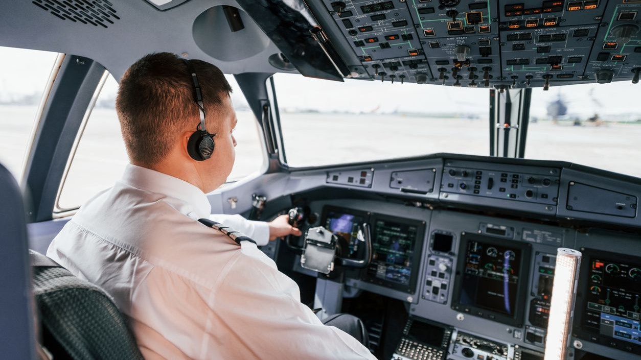 Heute.at - Rasierpflicht für Piloten? Airline erlässt Bart-Verbot