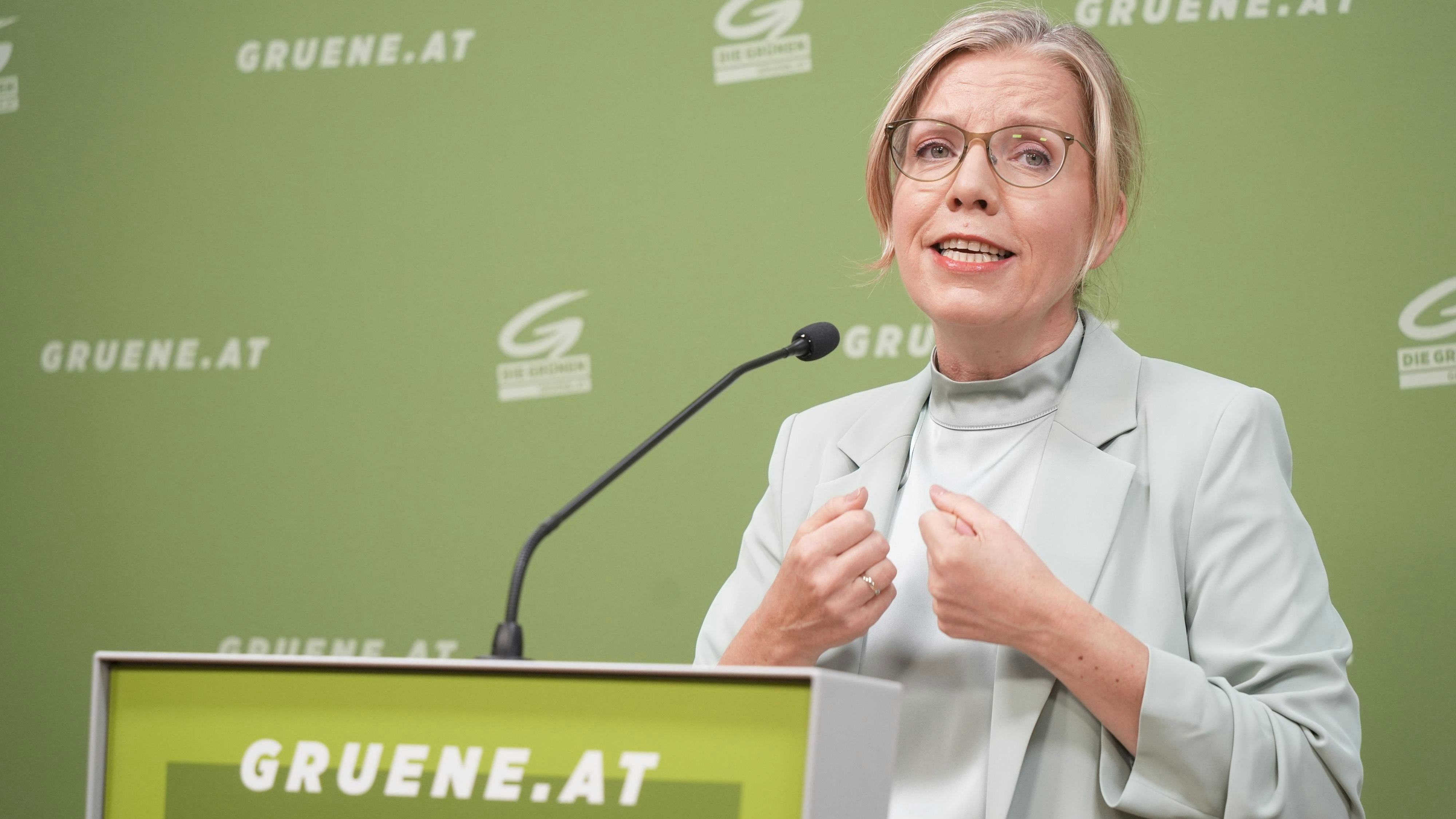 Heute.at - Grüne berufen Sondersitzung im Nationalrat ein
