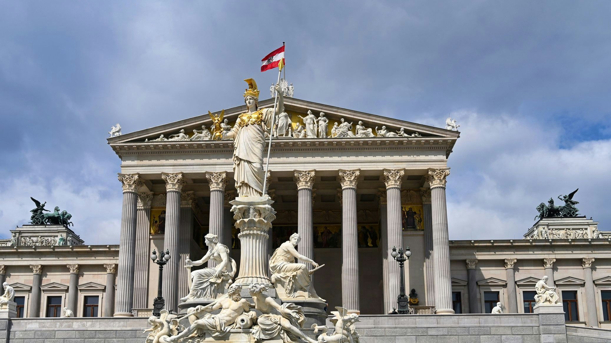 Heute.at - Behörden müssen uns jetzt alles offenlegen