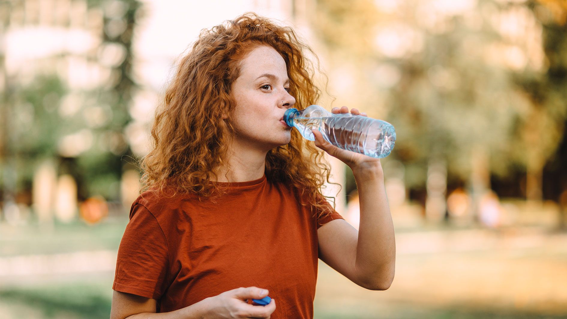 Im stressigen Alltag vergessen viele, genug Wasser zu trinken.