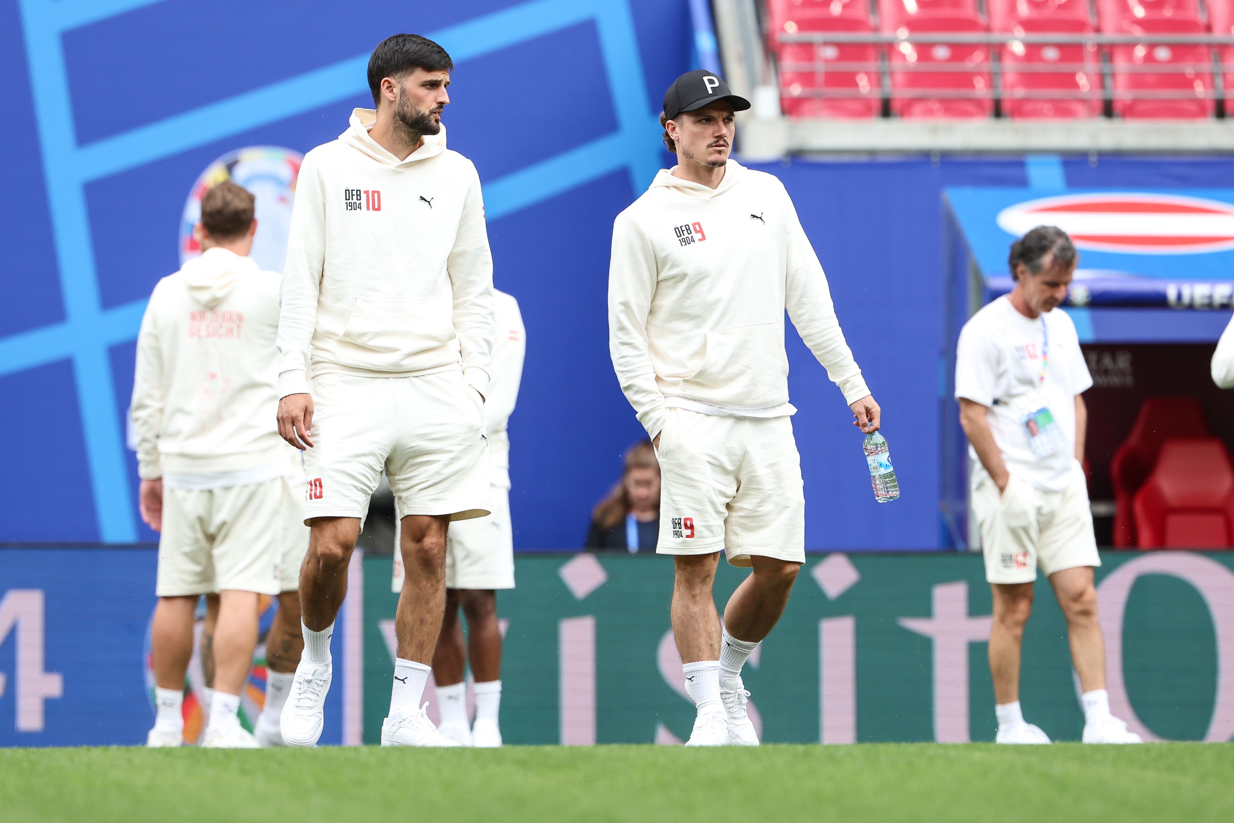 Florian Grillitsch (l.) wechselt nach Portugal.