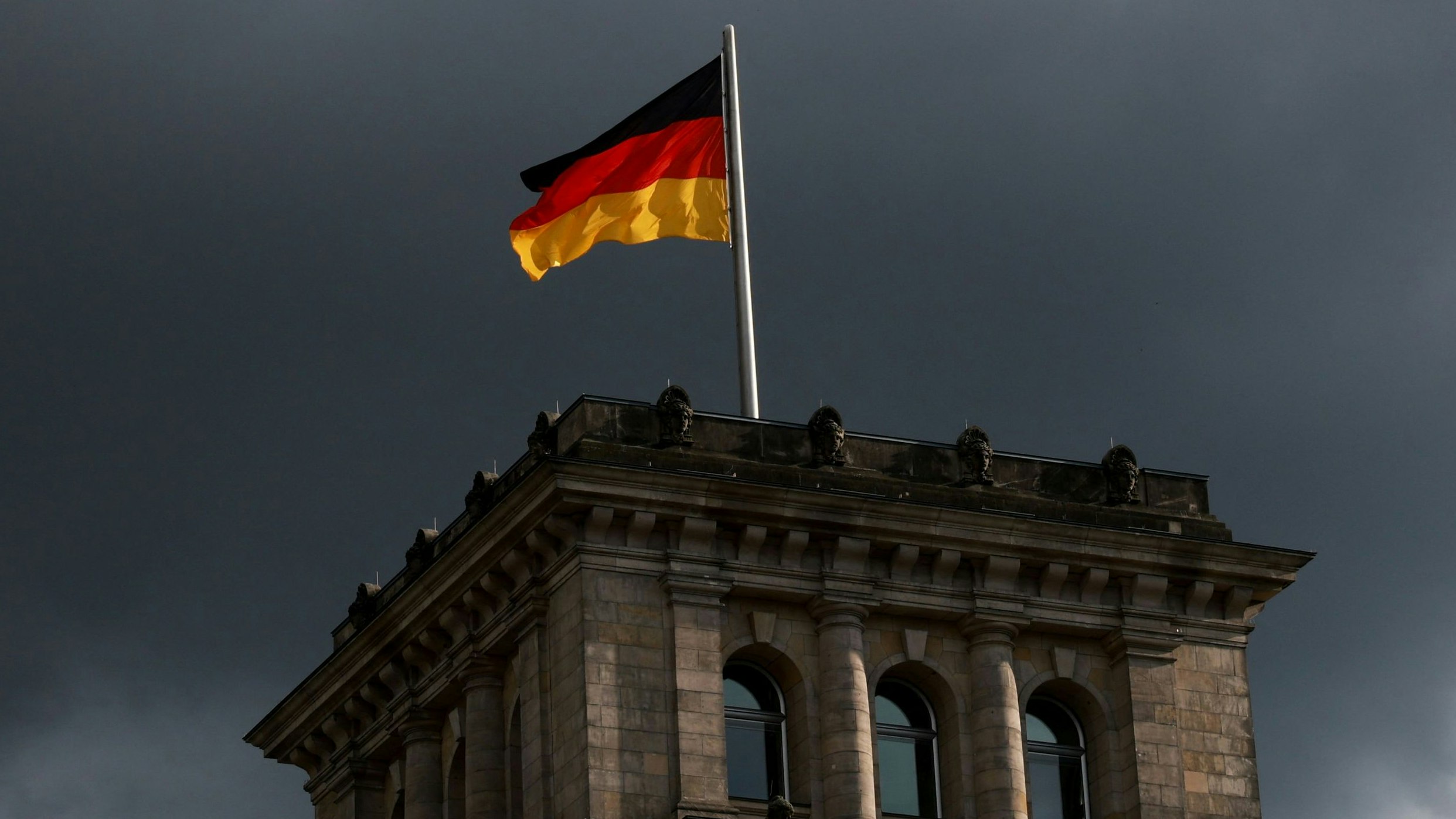 Heute.at - Zu national! Linker will neue deutsche Flagge & Hymne