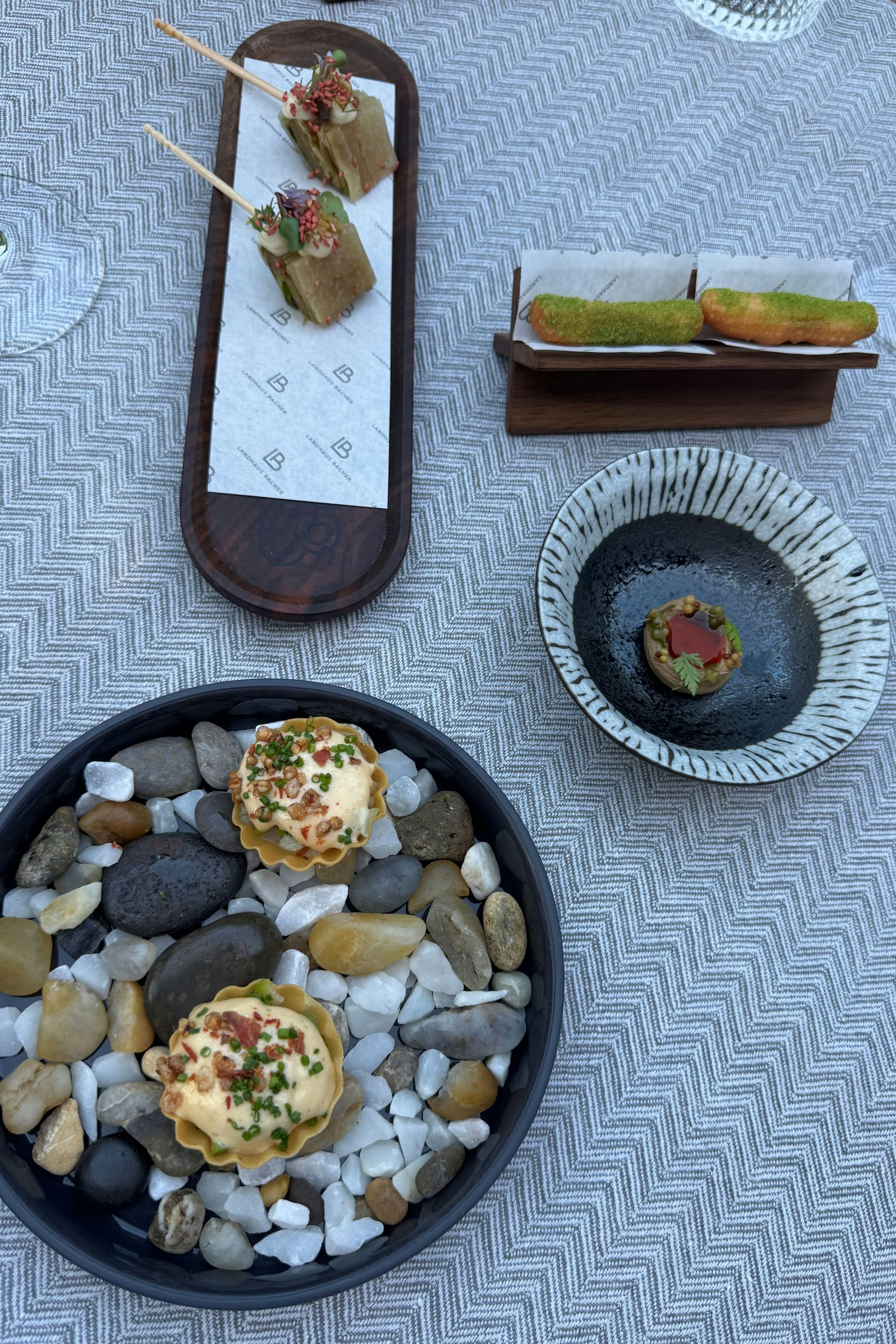 Apero: Spargel Tarte, Churros mit Entenleber, Kohlrabi