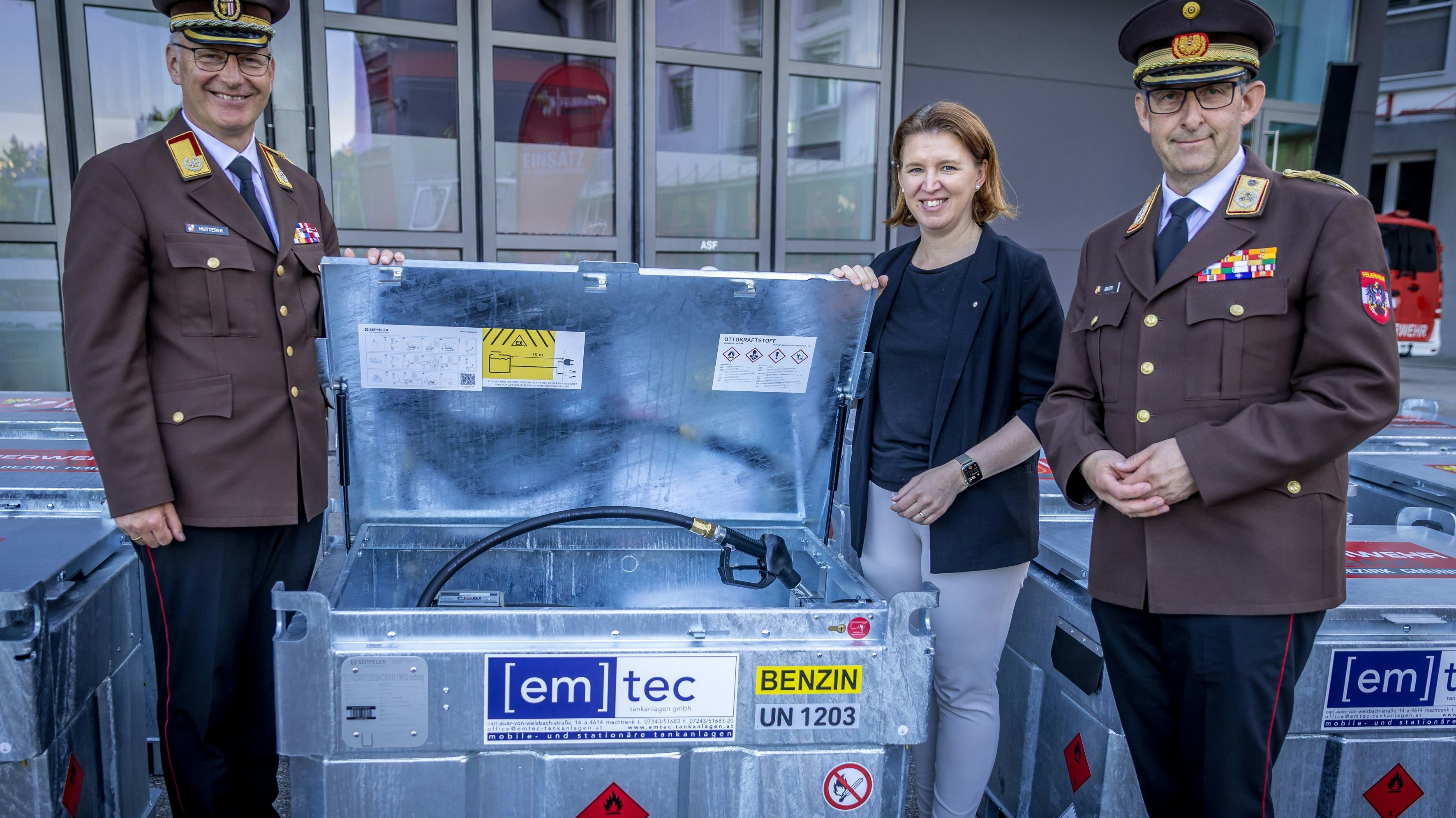 Heute.at - Steht Blackout bevor? Behörden bunkern jetzt Benzin ein