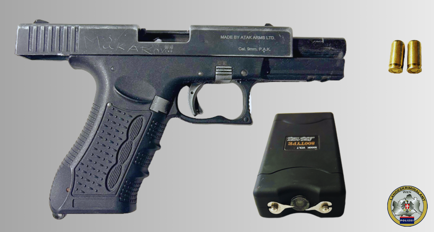 Unter anderem wurden eine Schreckschusspistole und ein Elektroschocker sichergestellt.