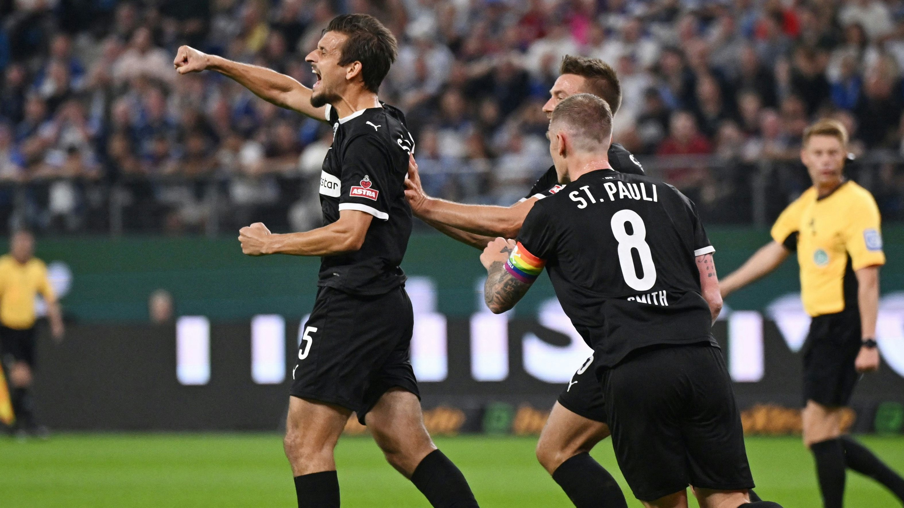 Heute.at - 2:0! St. Pauli feiert klaren Derbysieg gegen den HSV