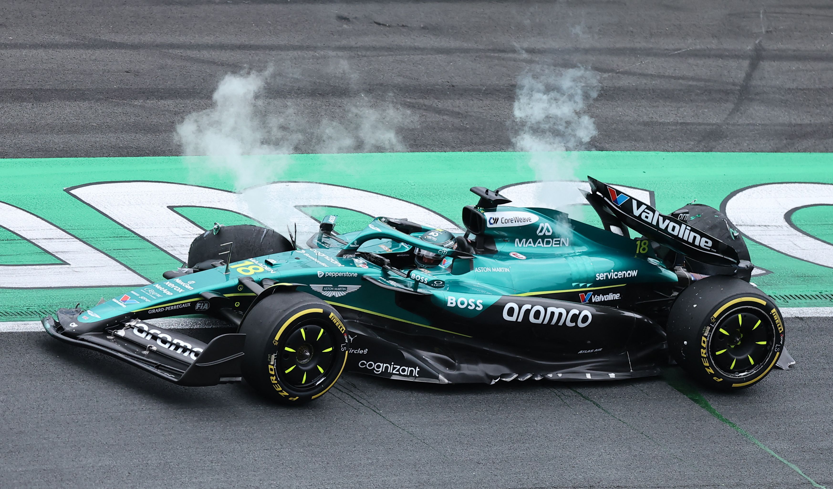 Aston-Martin-Fahrer Lance Stroll crasht in Zandvoort. 