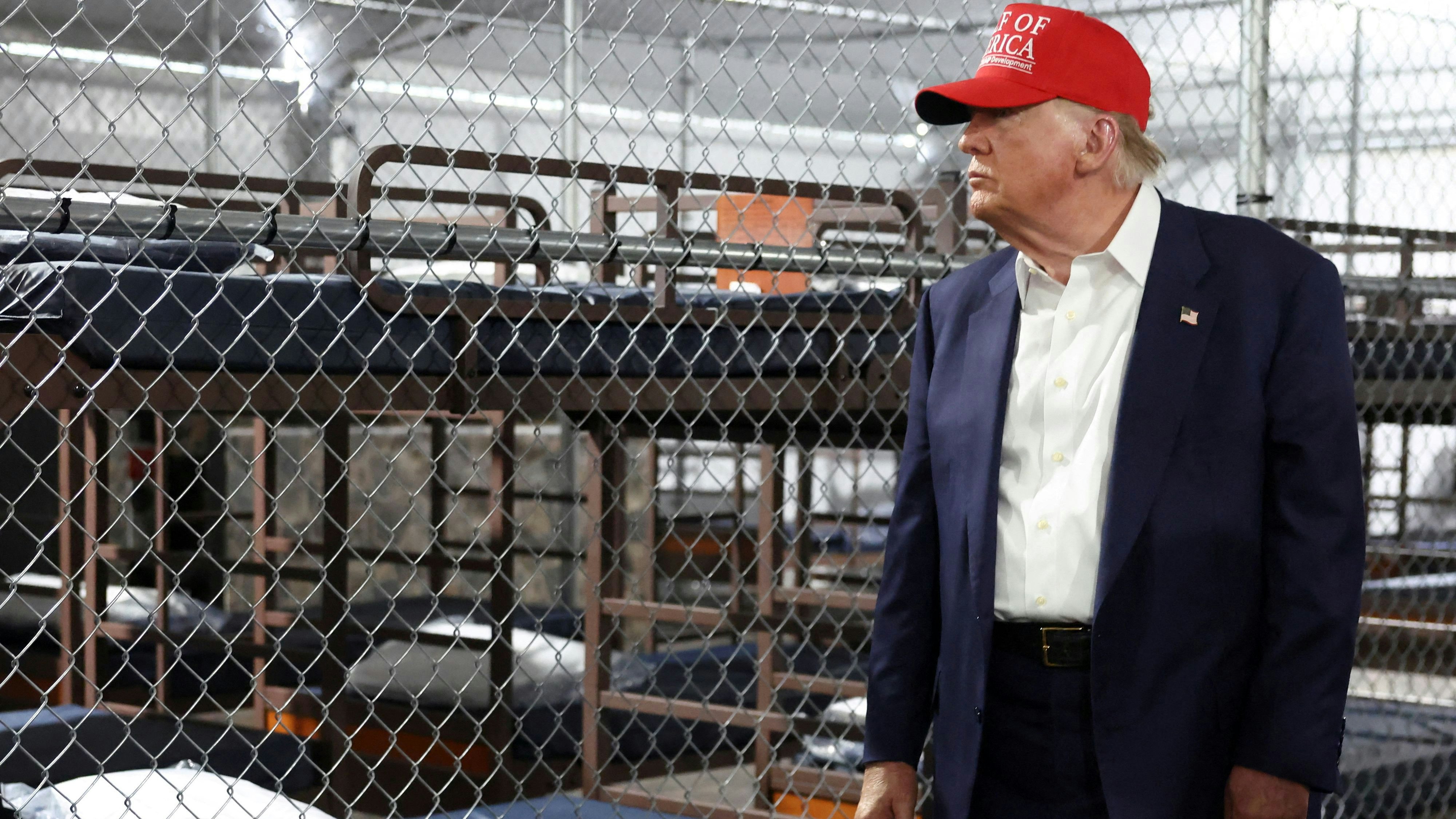 Heute.at - Trumps Abschiebeknast Alligator Alcatraz wird geräumt