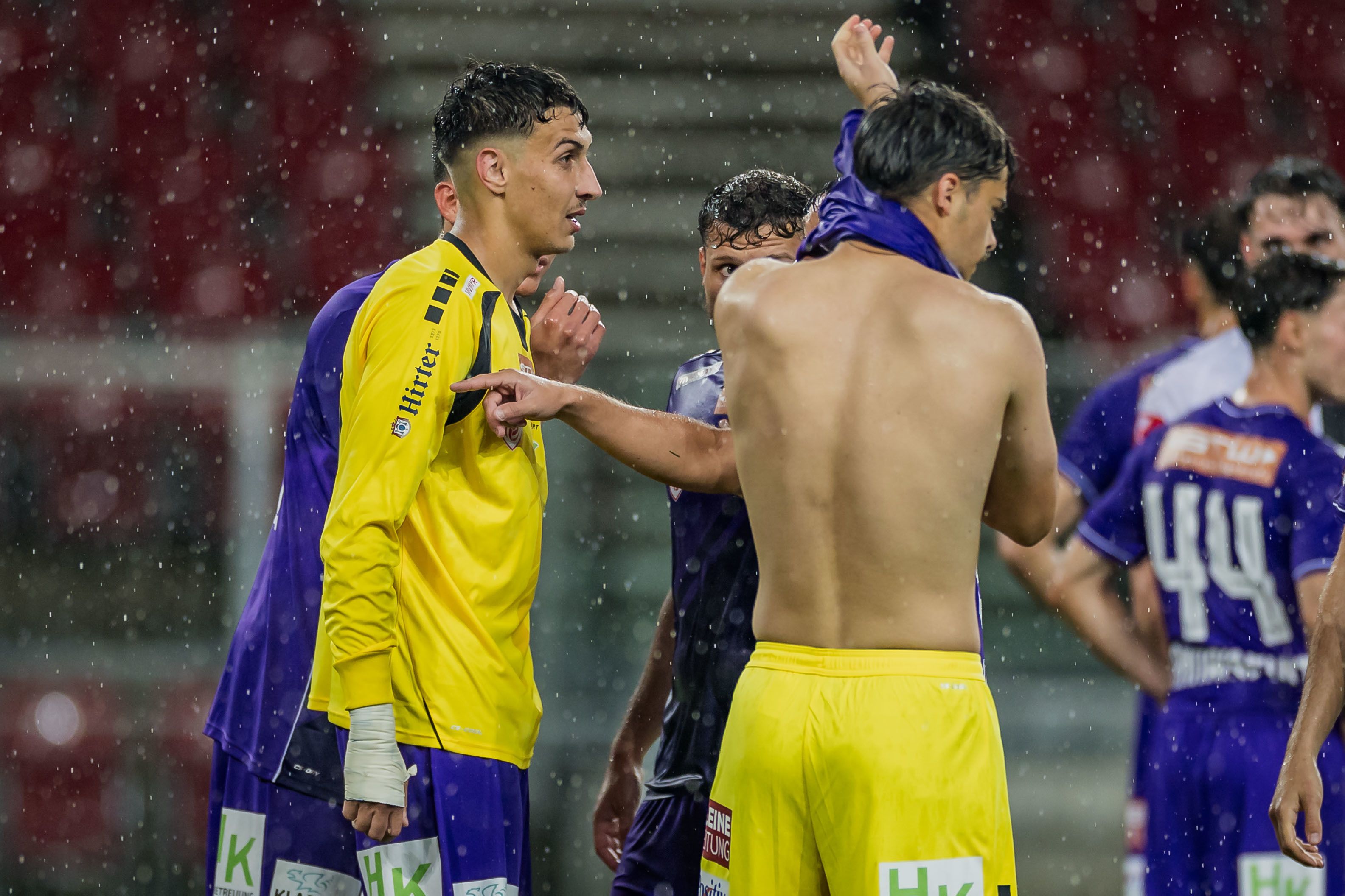 Nach dem Ausschluss von Alexander Turkin musste Mario Matkovic bei Austria Klagenfurt ins Tor. 