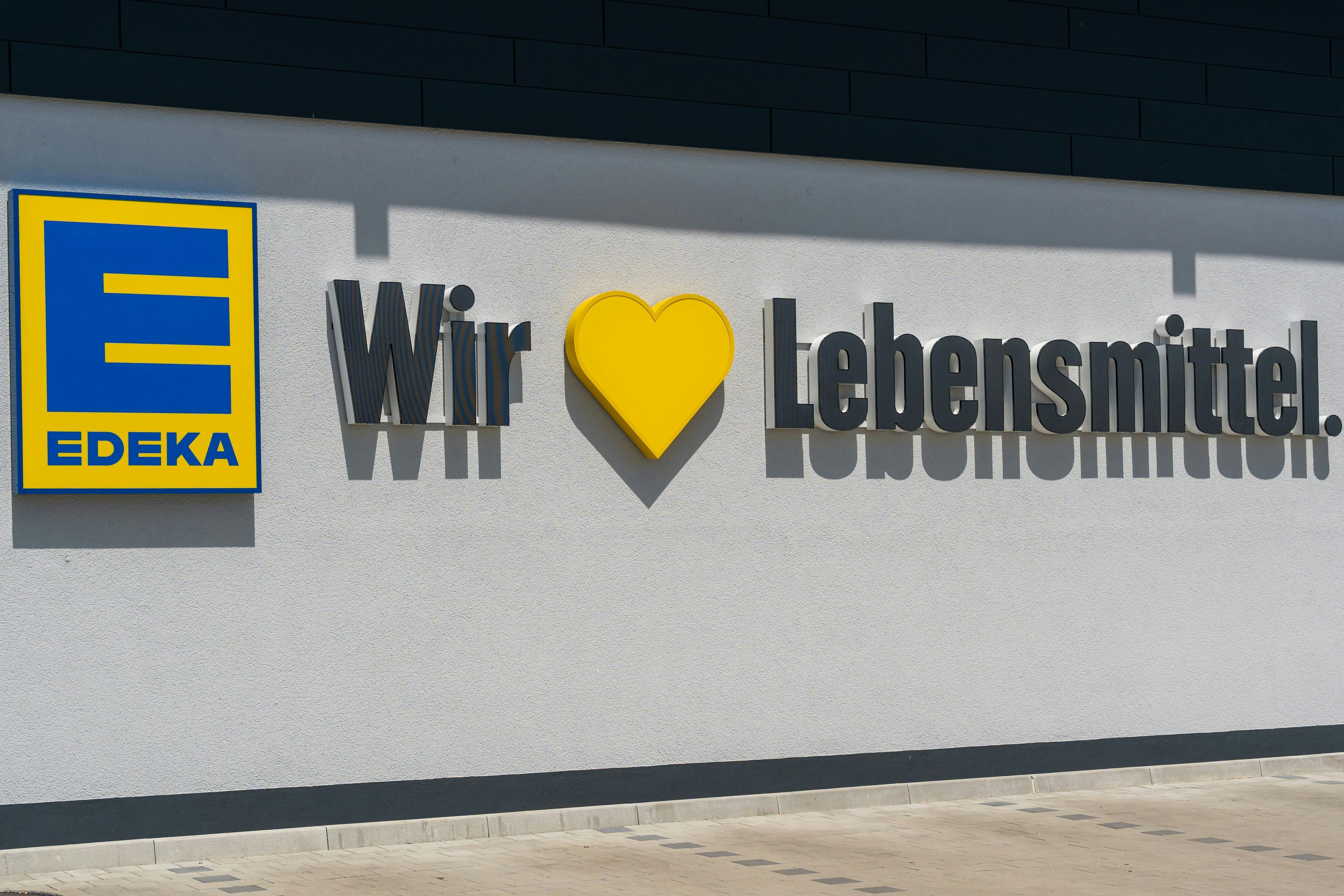 Alleine drei Mal so umsatzstark wie der gesamte österreichische Lebensmittelhandel: der deutsche Supermarkt-Riese Edeka
