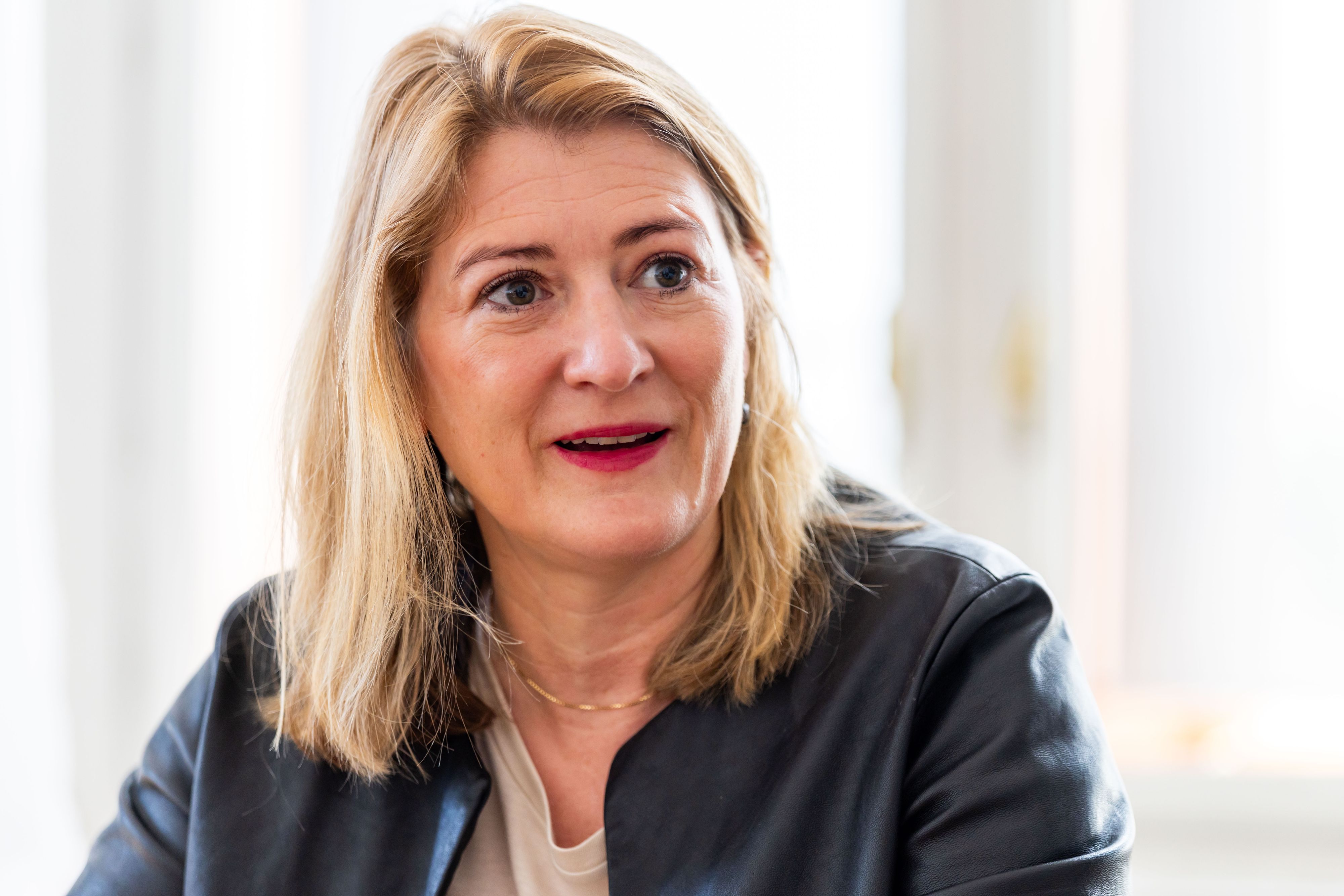 NEOS-Vizebürgermeisterin Bettina Emmerling spricht sich für eine Sonntagsöffnung von Geschäften während des Songcontests aus. 