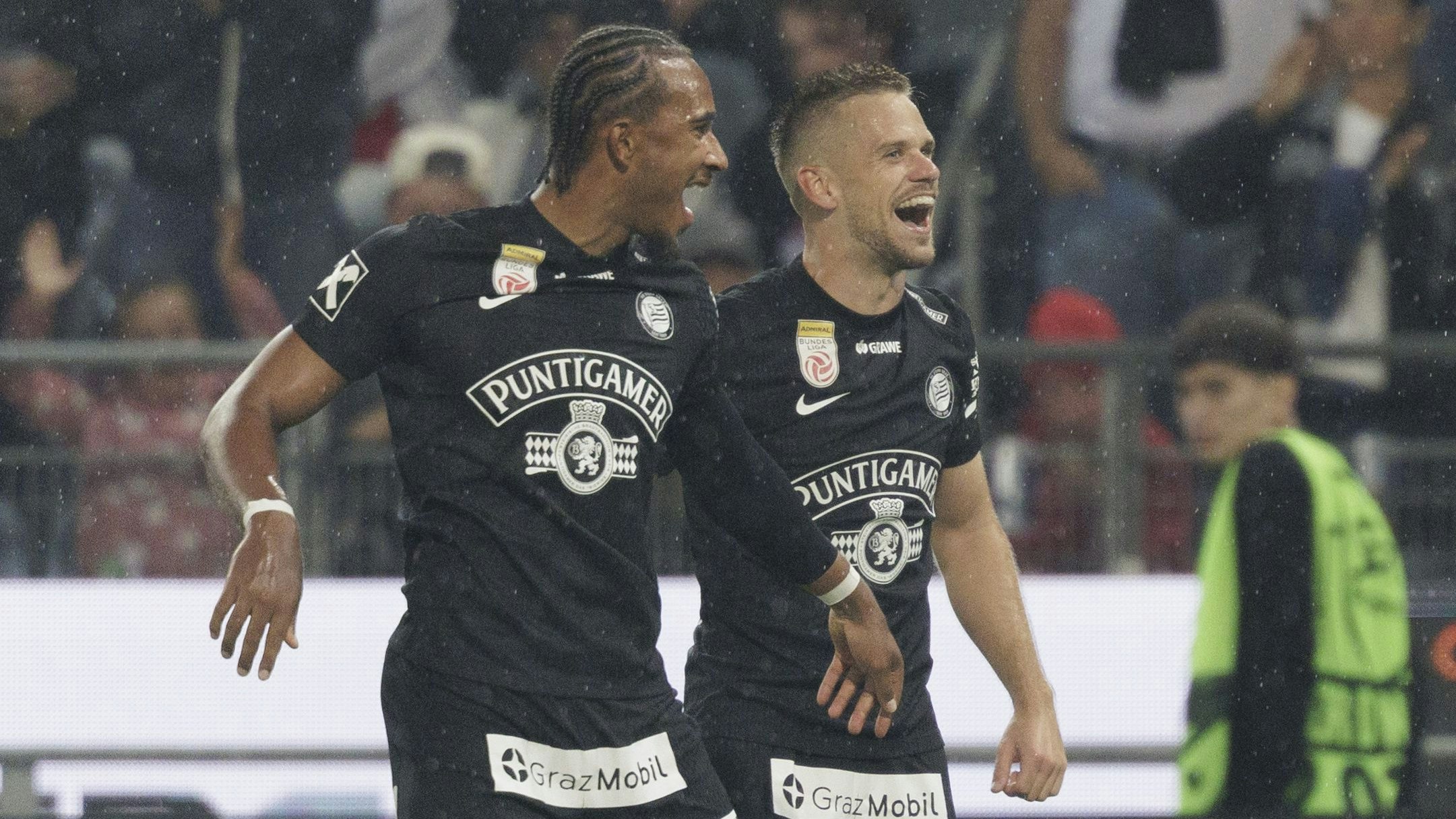 Heute.at - 3:0! Sturm gewinnt das Derby, verliert aber den Kapitän