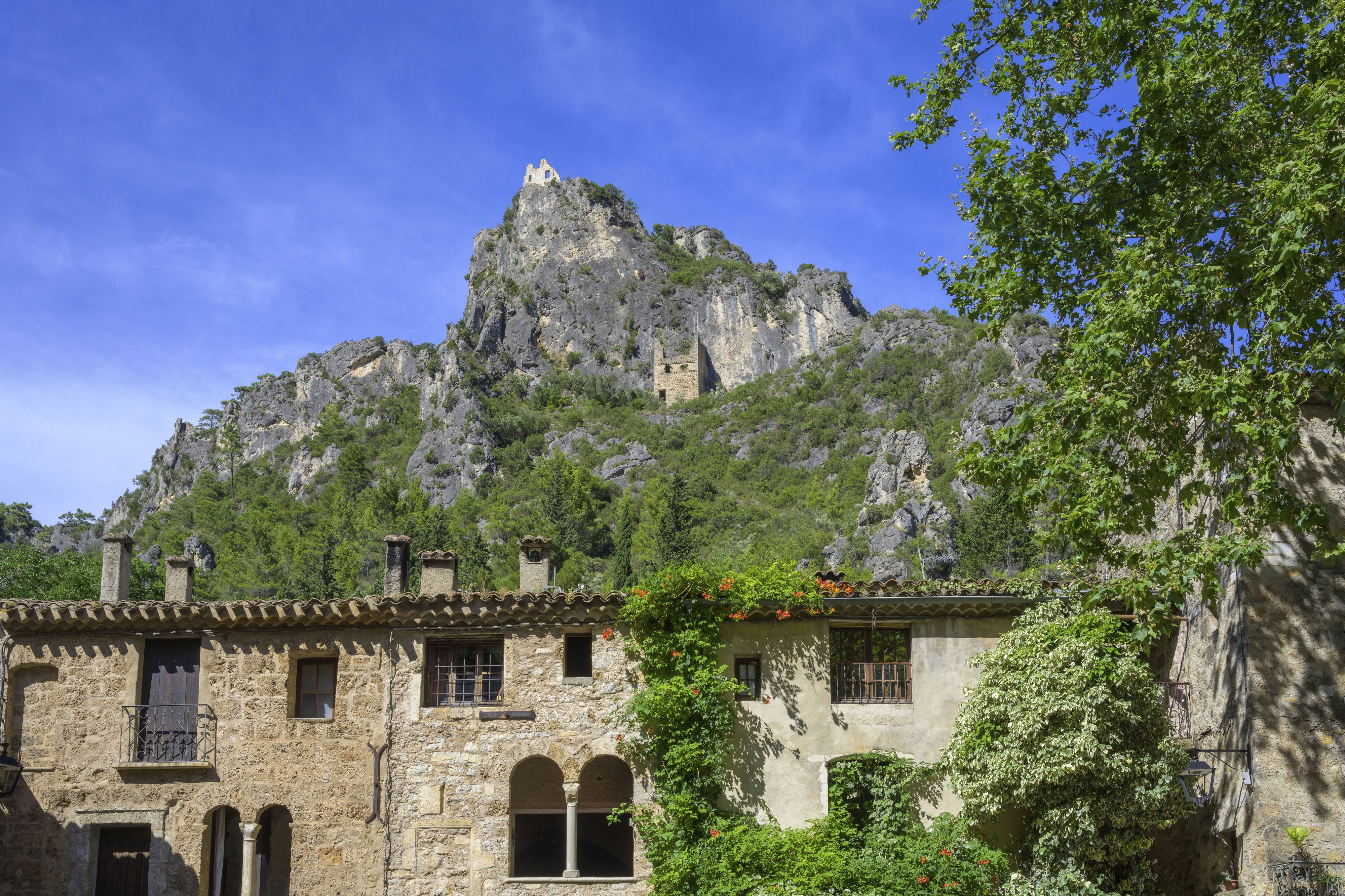 Saint-Guilhem-le-Désert im Süden Frankreichs hat nur 250 Einwohner, empfängt aber jährlich zwischen 600.000 und 800.000 Touristen.