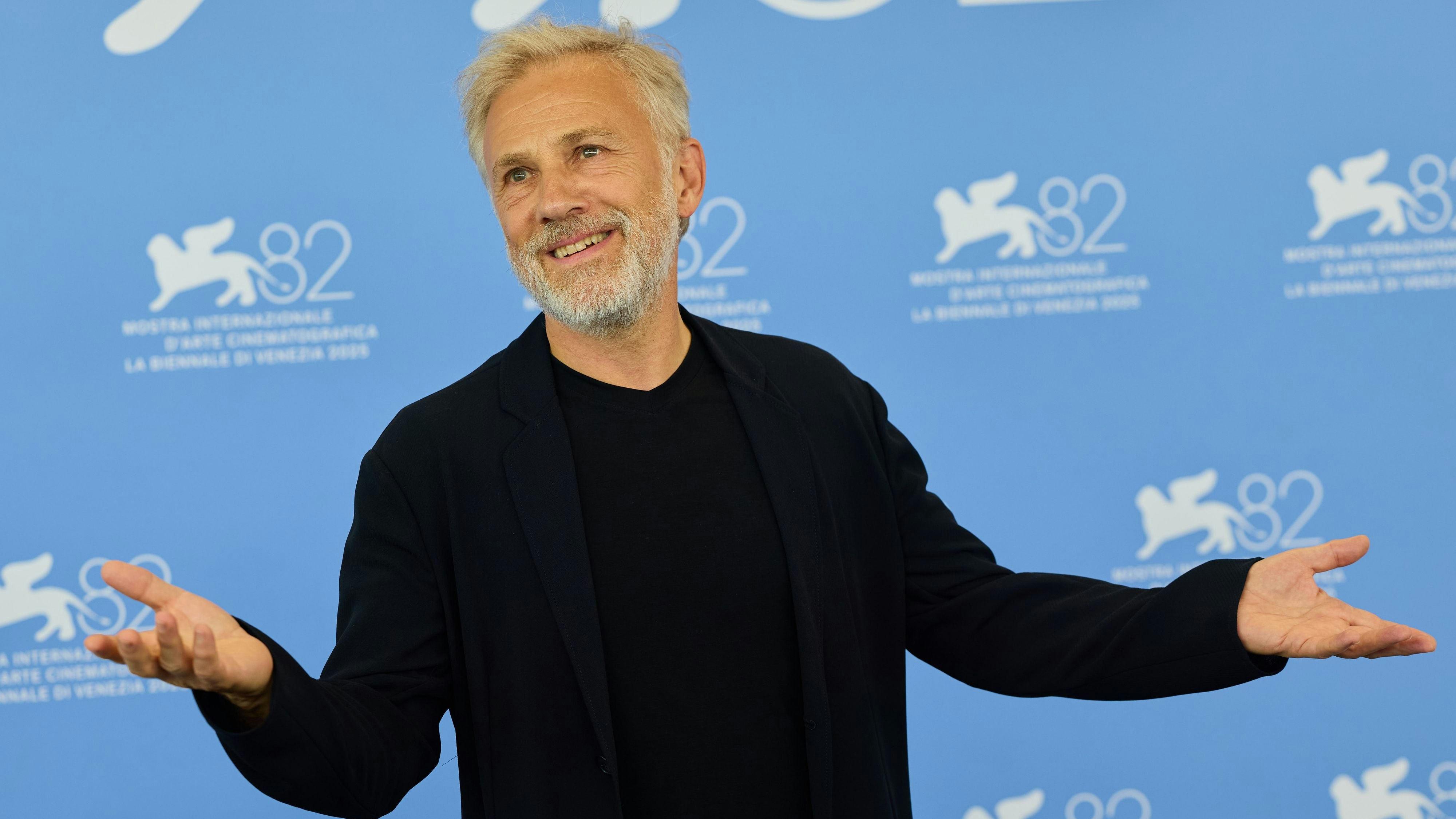 Heute.at - 6 Wörter – Christoph Waltz wortkarg in Venedig