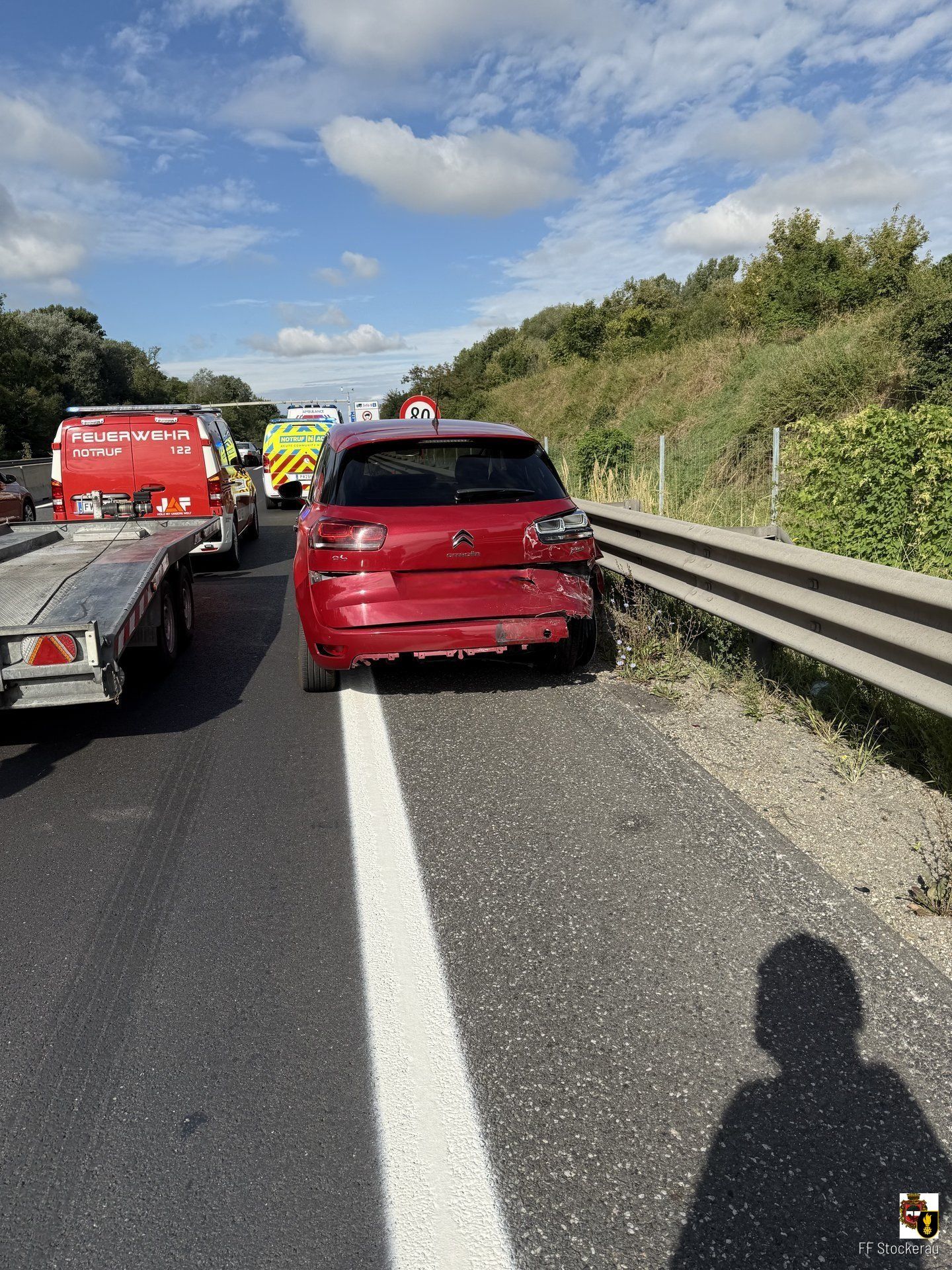 Beim Auffahrunfall auf der A22 wurden auch drei Kinder verletzt.