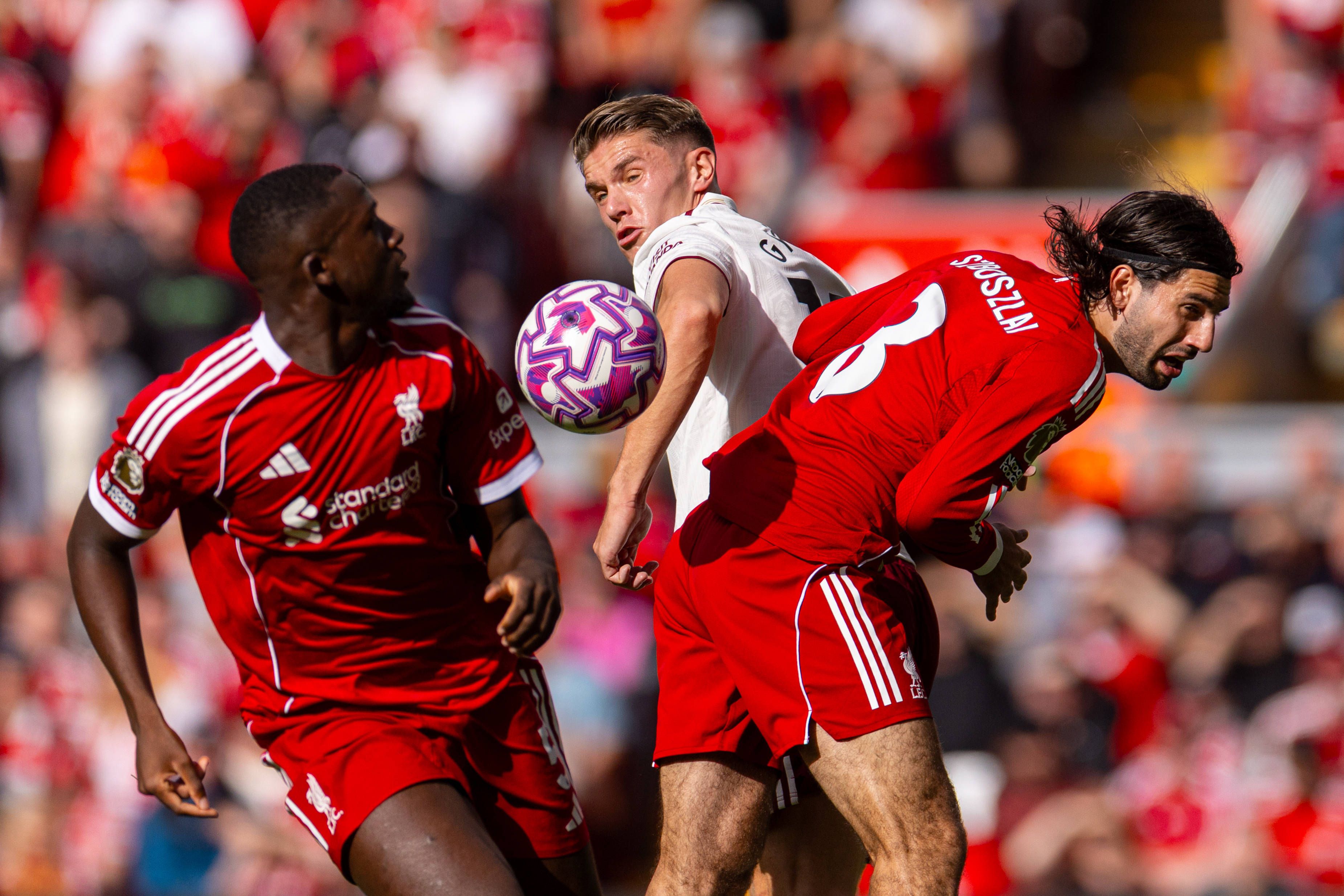 Liverpool ringt Arsenal weiter.