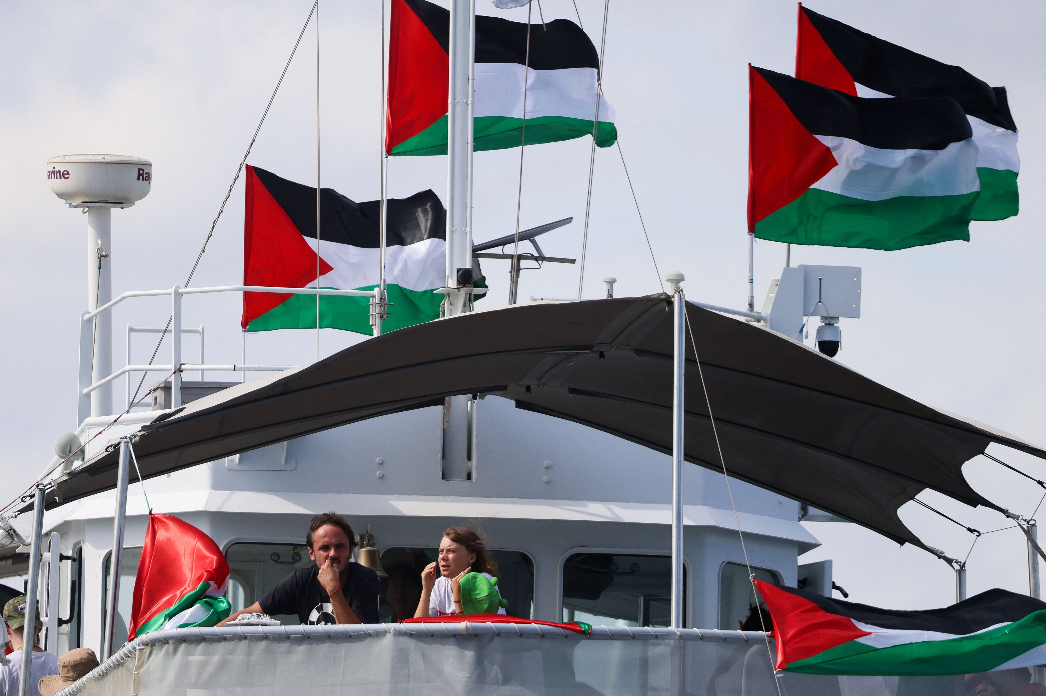 Greta Thunberg begleitet eine neue Hilfsflotte nach Gaza. Aktivisten fordern einen humanitären Korridor und kritisieren das politische Versagen.