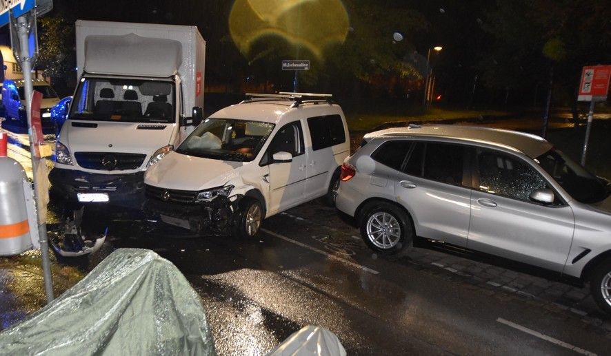 Ein Alkotest beim Lenker ergab 1,4 Promille.